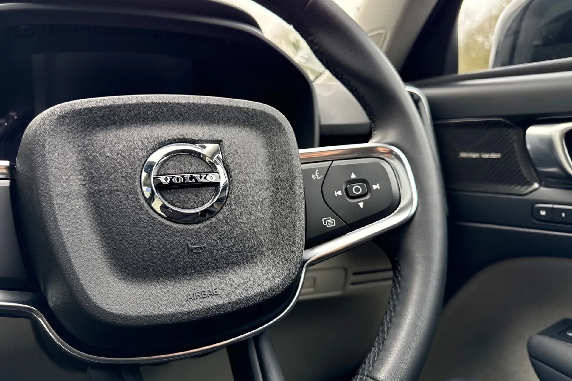 Volvo XC40 thumbnail image number 37