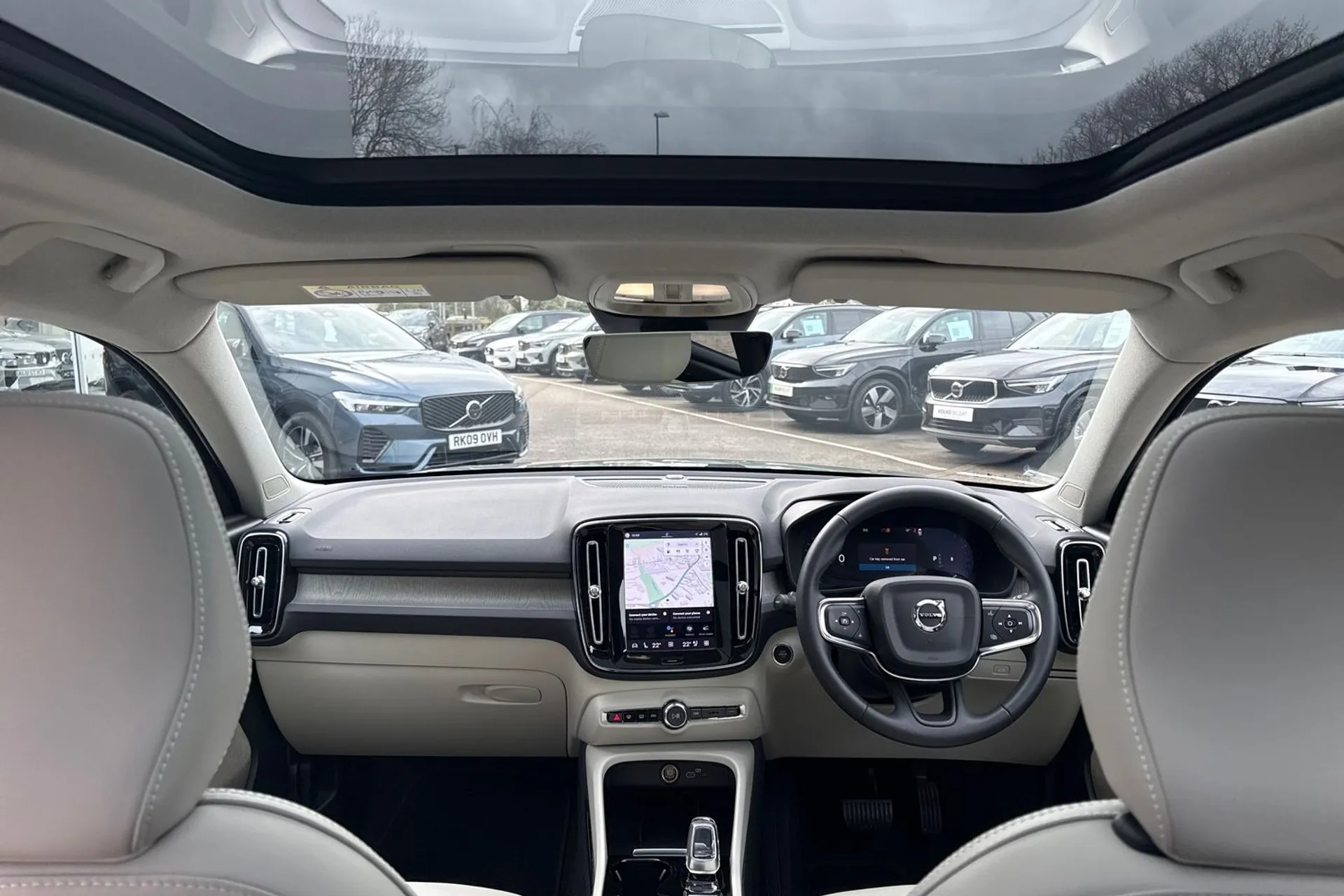 Volvo XC40 thumbnail image number 3