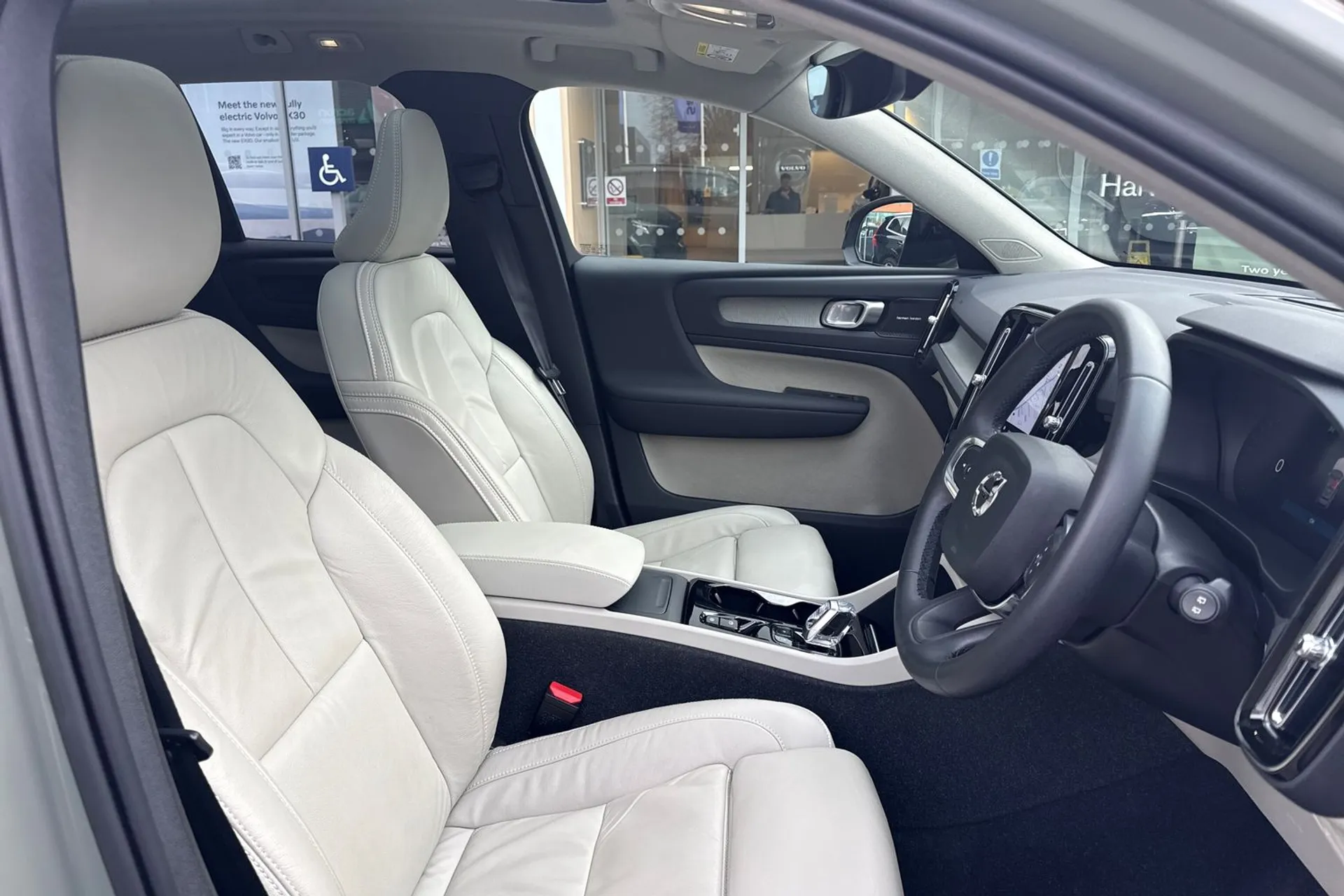 Volvo XC40 thumbnail image number 26