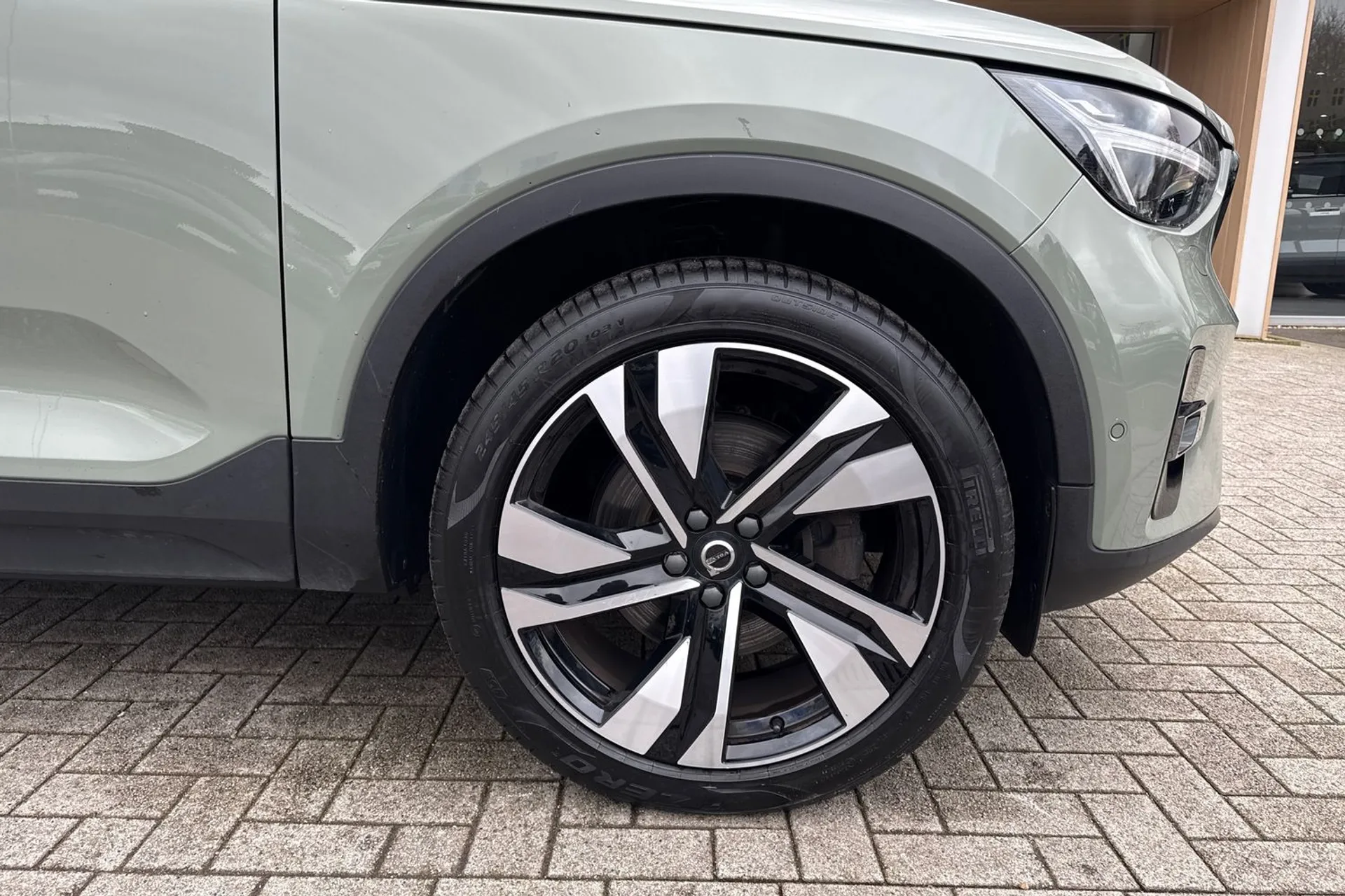 Volvo XC40 thumbnail image number 14