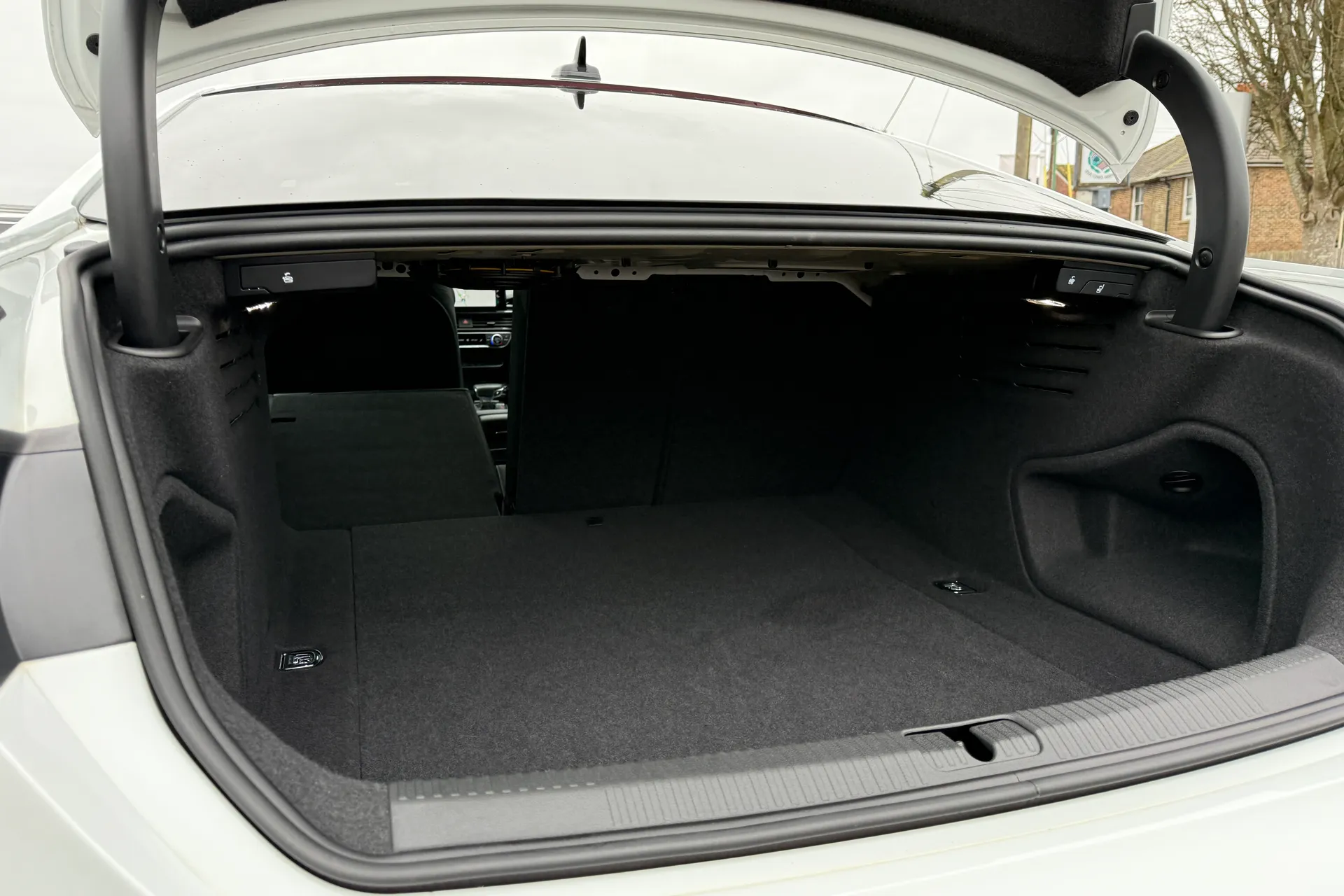 Audi A5 thumbnail image number 35