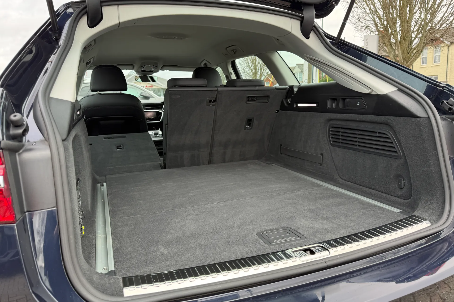 Audi A6 Avant thumbnail image number 35