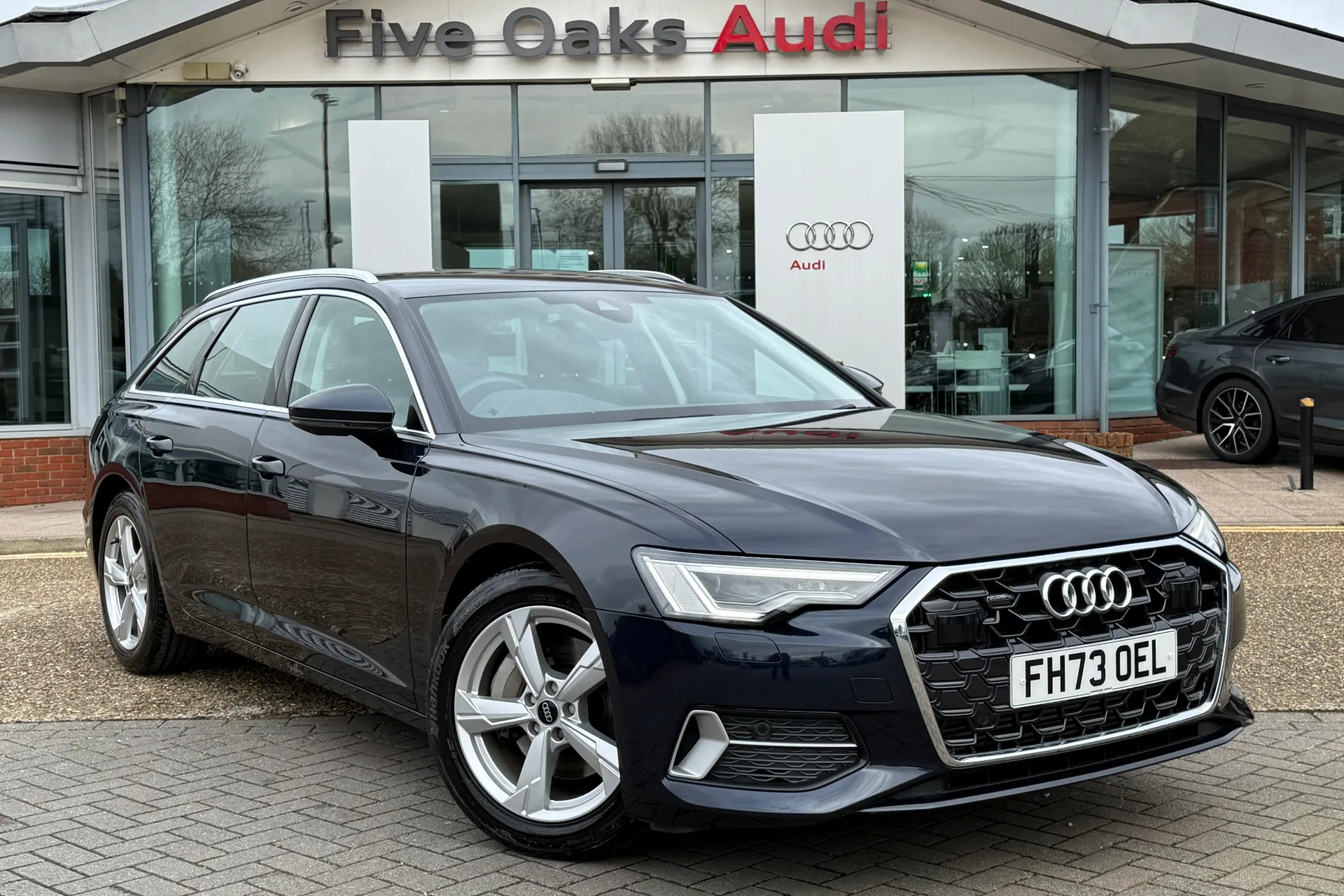 Audi A6 Avant focused image