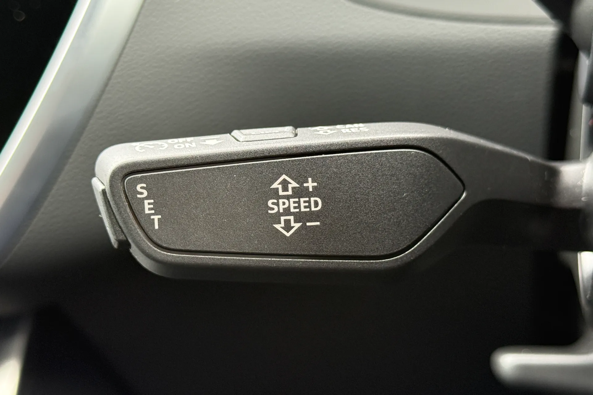 Audi A6 Avant thumbnail image number 17