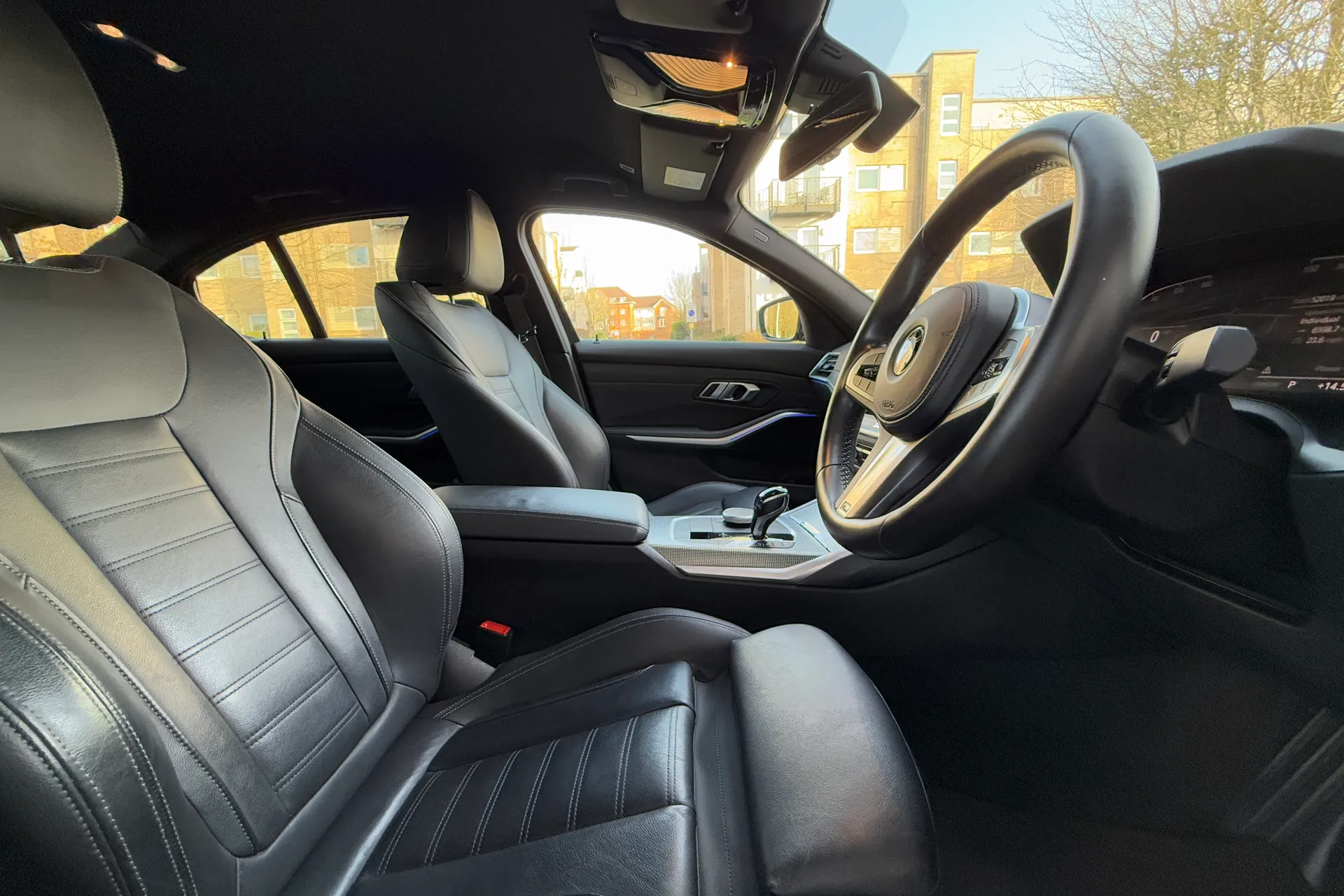 BMW 3 SERIES thumbnail image number 28