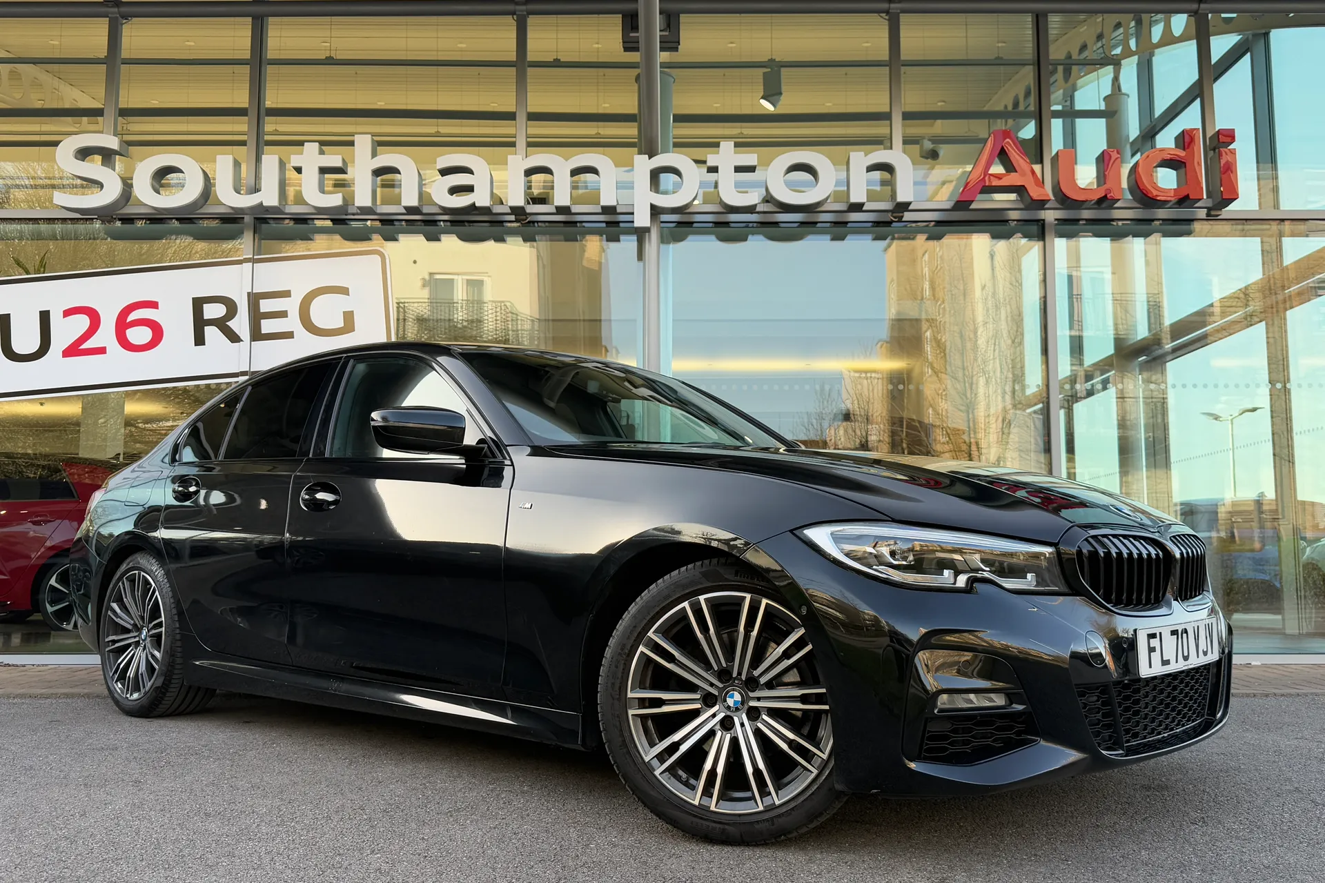 BMW 3 SERIES focused image