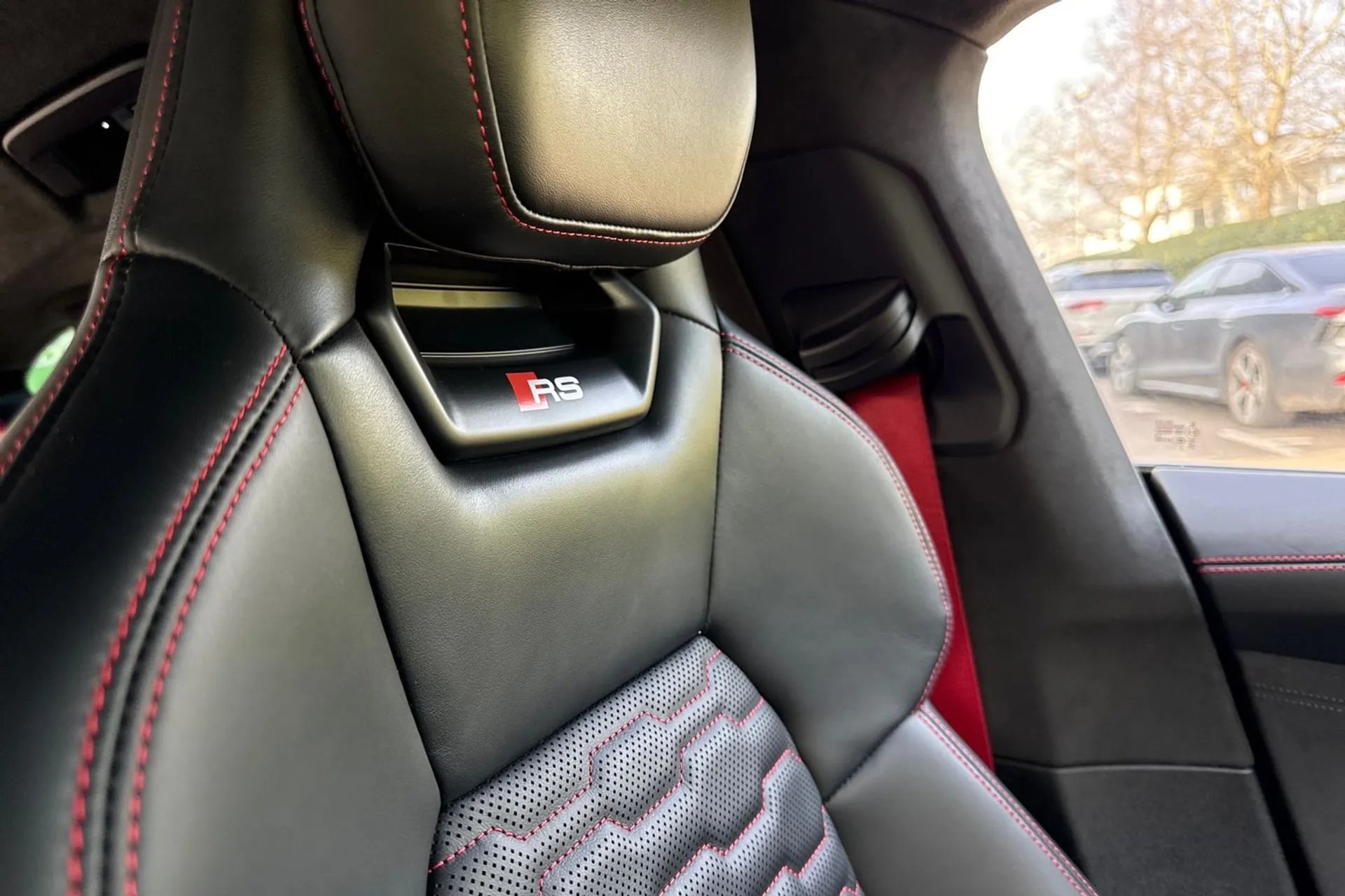 Audi RS e-tron GT thumbnail image number 21