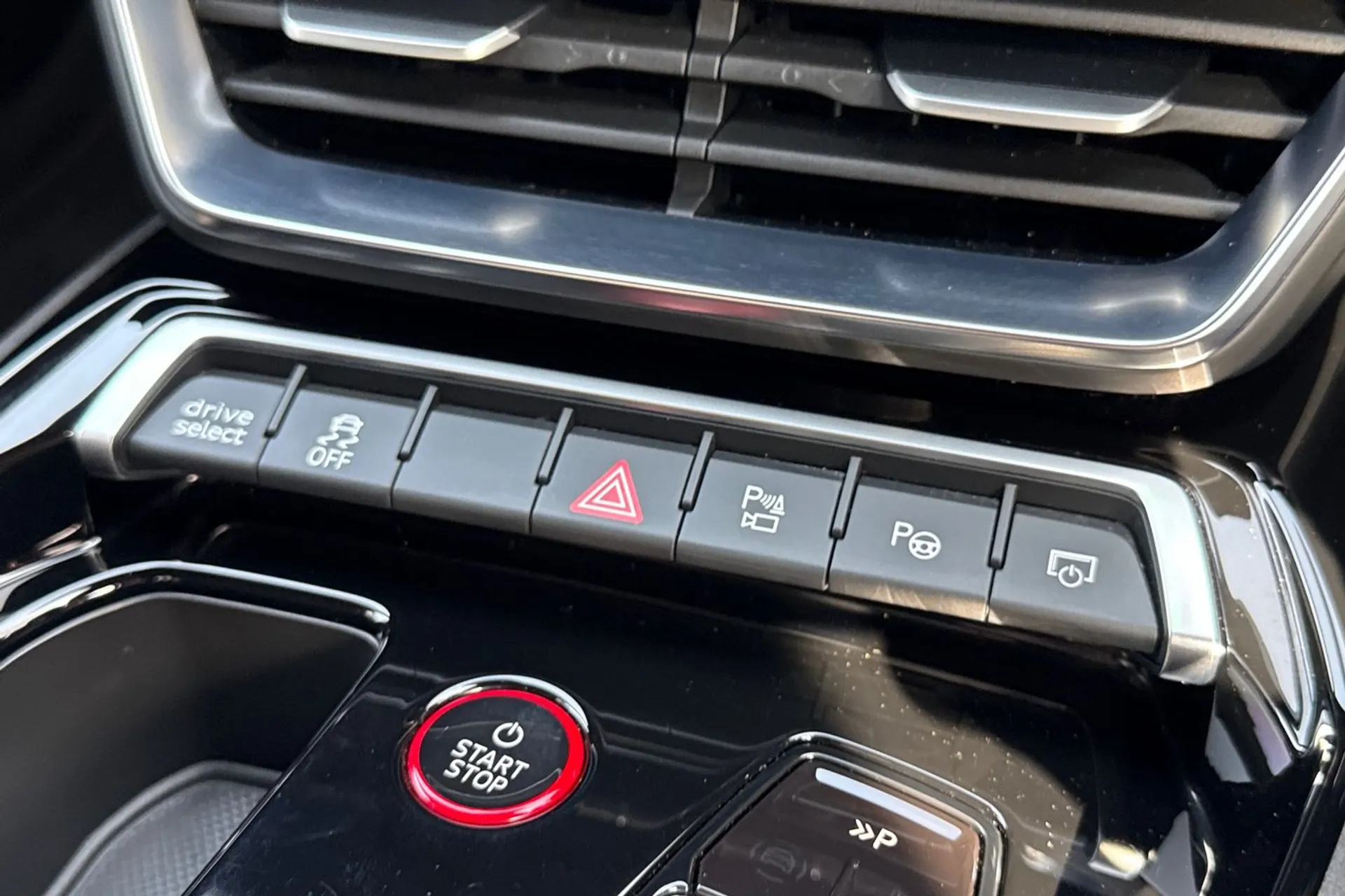 Audi RS e-tron GT thumbnail image number 15