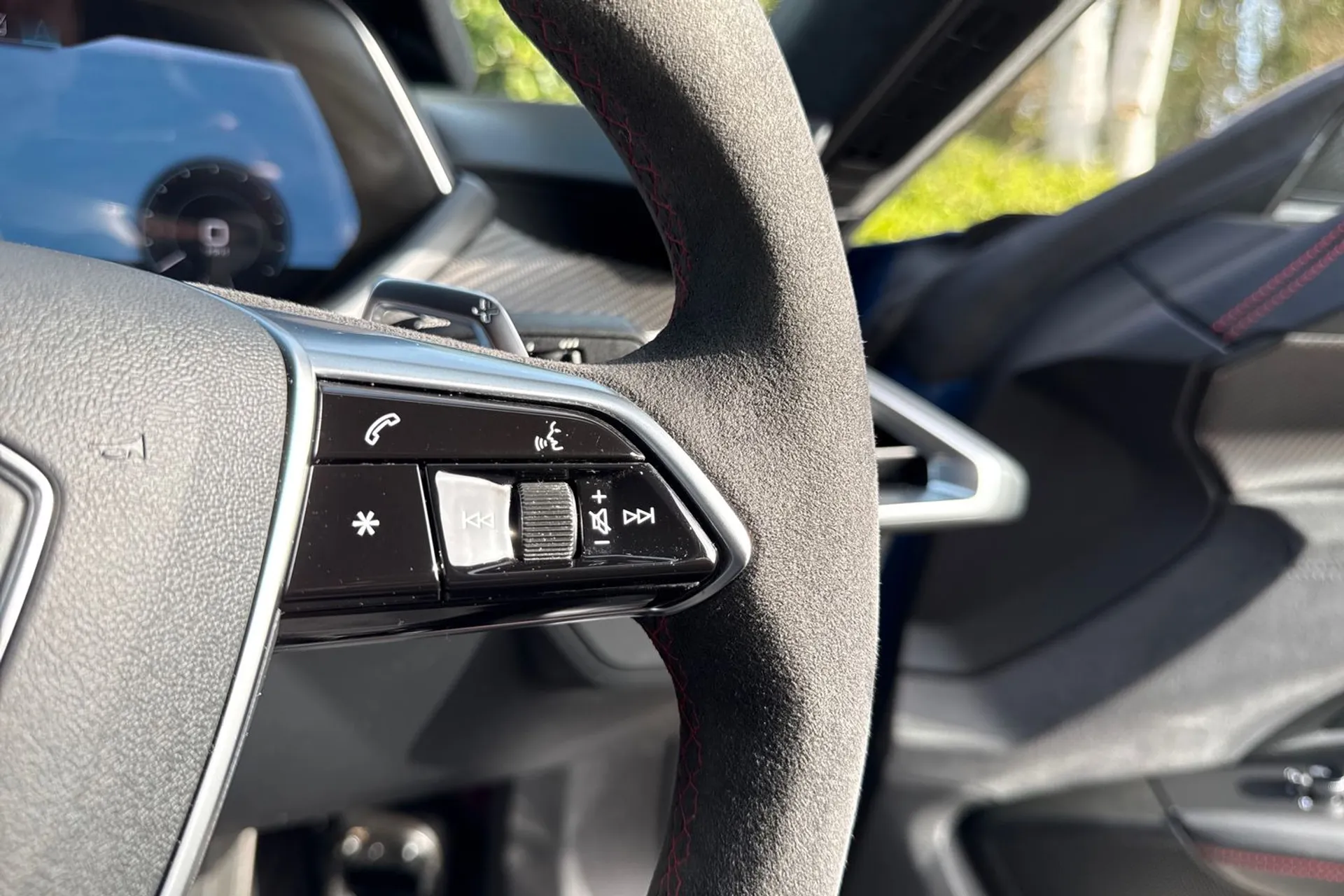 Audi RS e-tron GT thumbnail image number 43