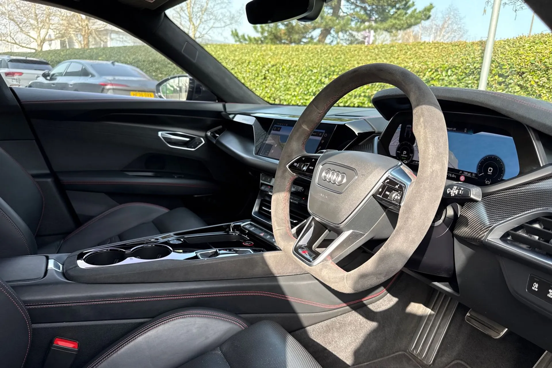 Audi RS e-tron GT thumbnail image number 41