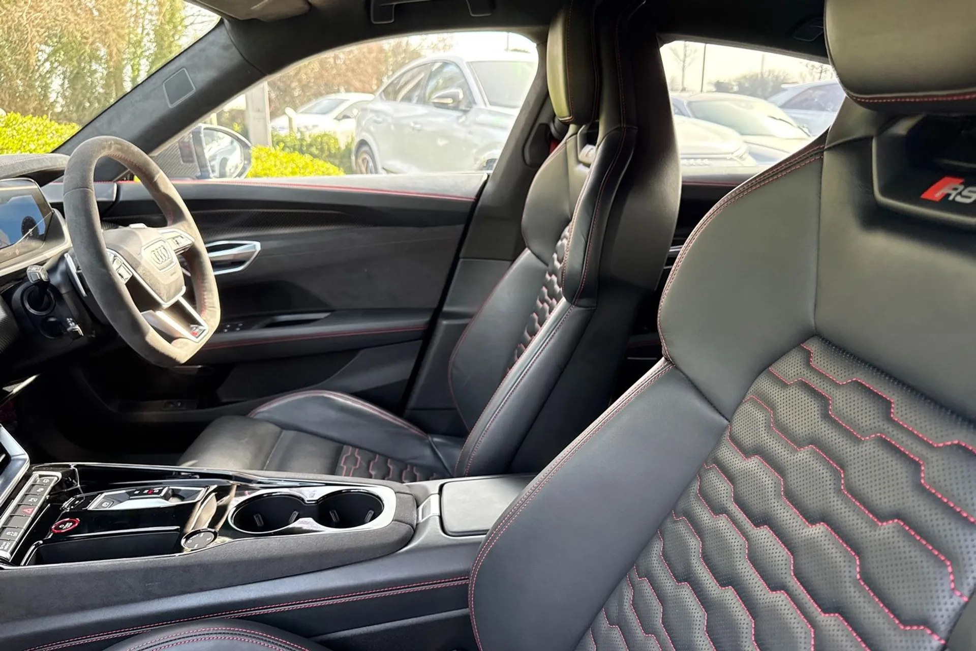 Audi RS e-tron GT thumbnail image number 44