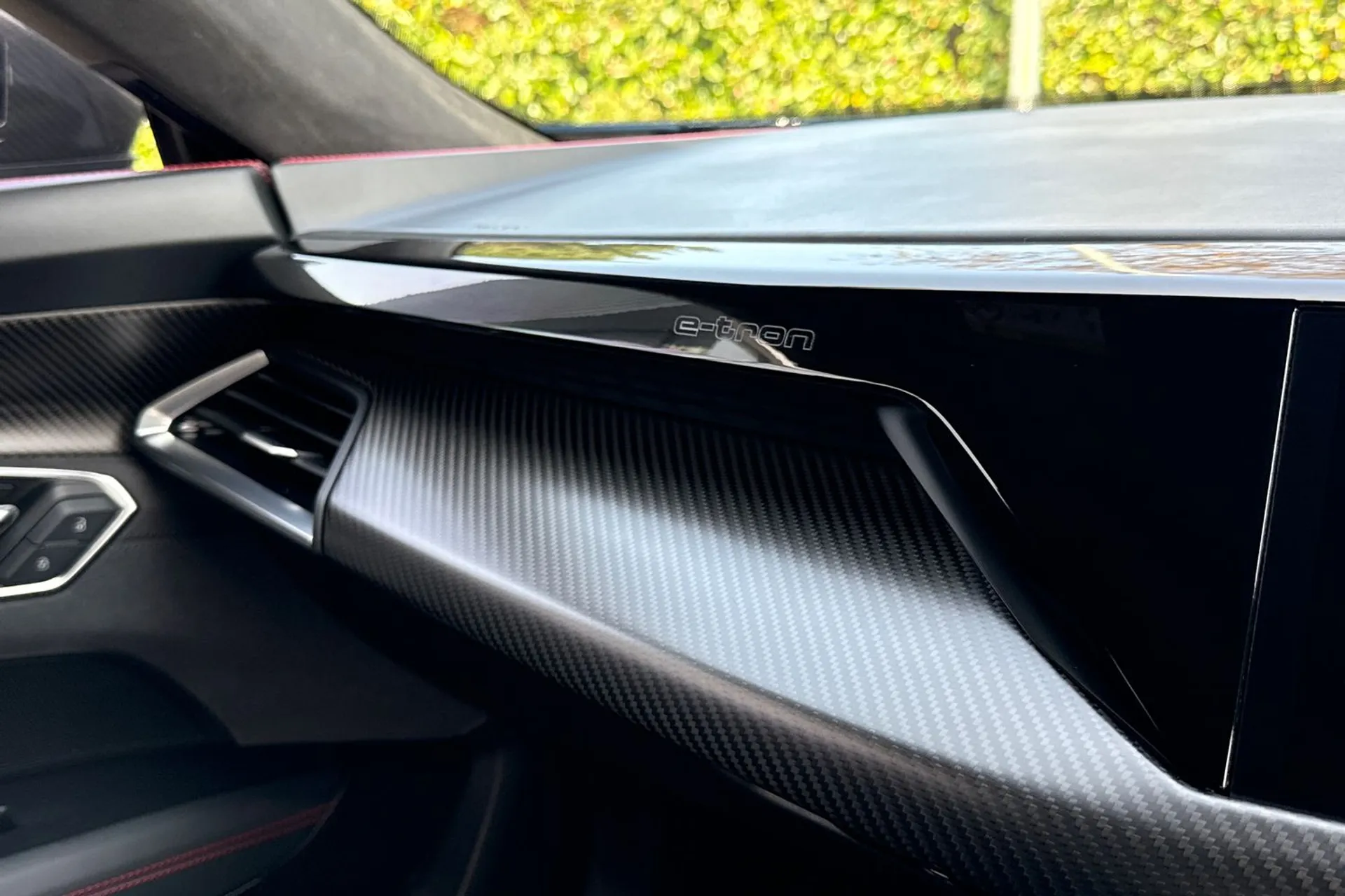 Audi RS e-tron GT thumbnail image number 50