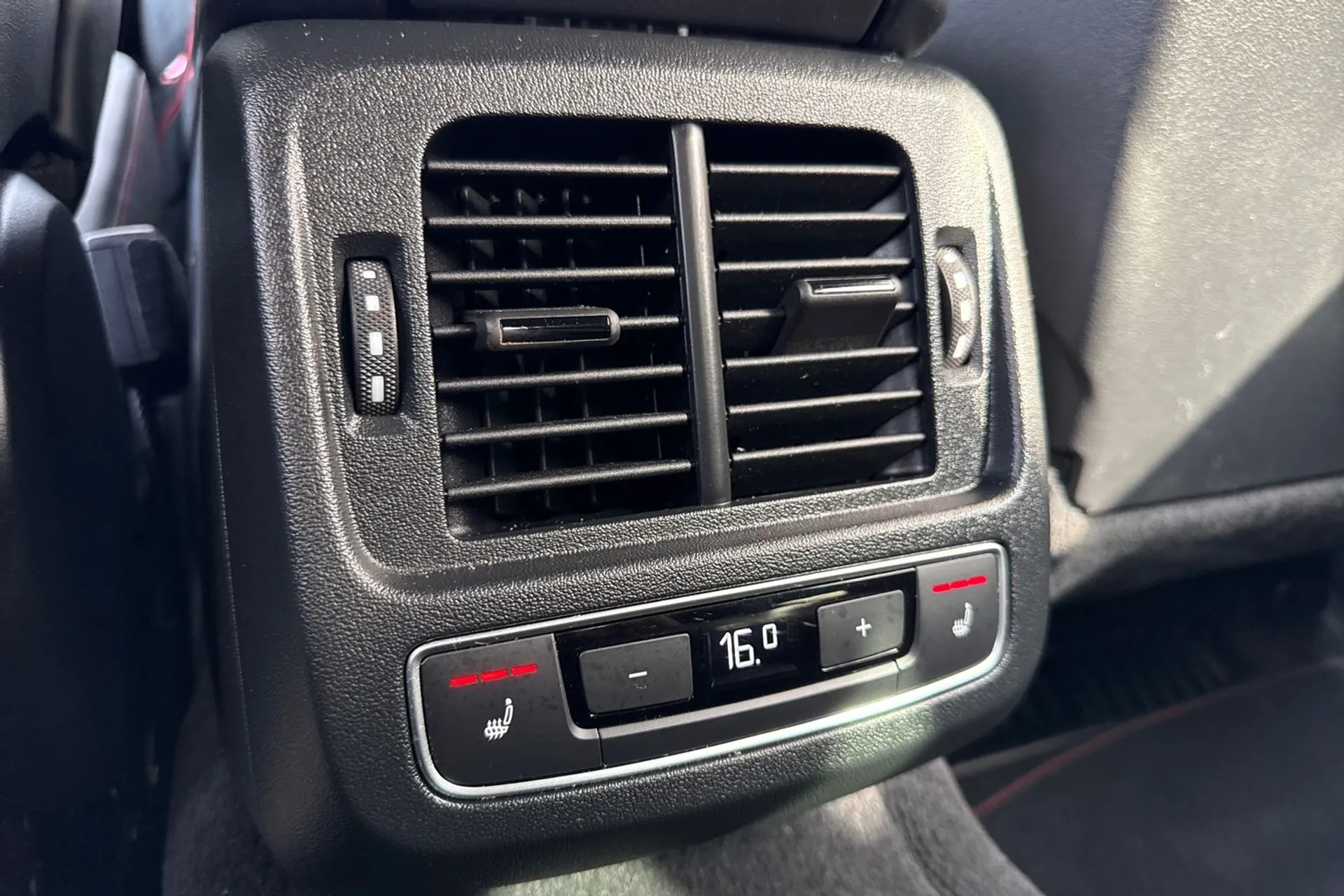 Audi RS e-tron GT thumbnail image number 46