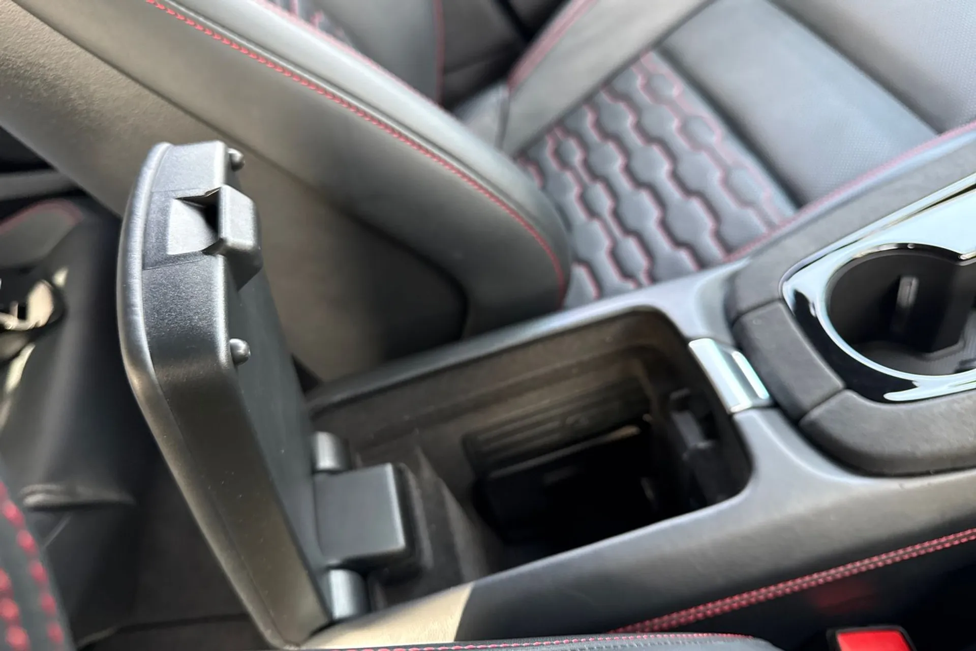 Audi RS e-tron GT thumbnail image number 54