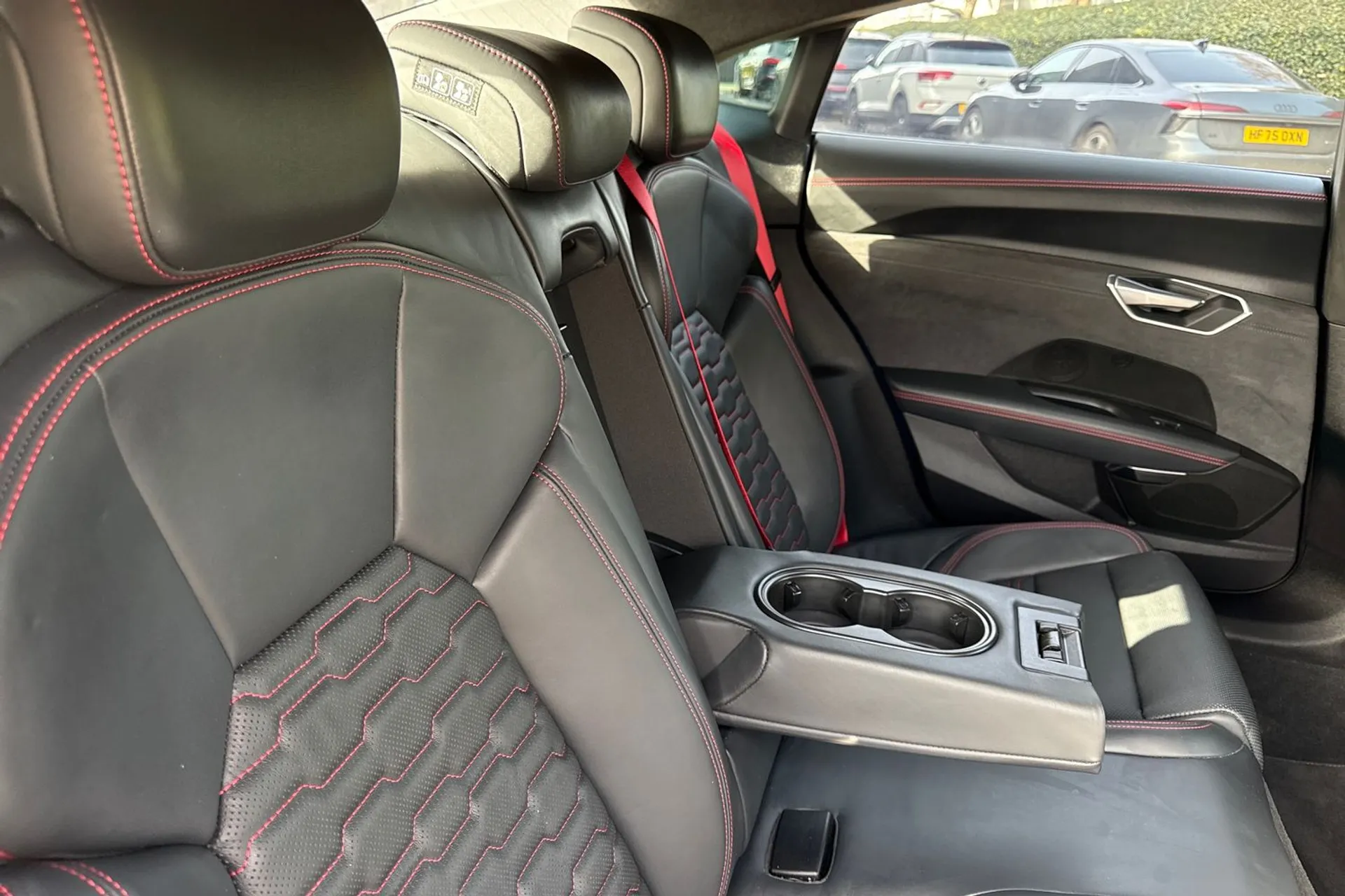 Audi RS e-tron GT thumbnail image number 34