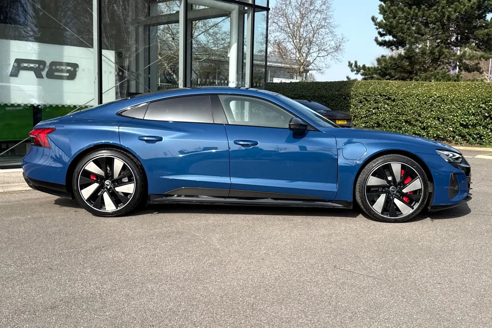 Audi RS e-tron GT thumbnail image number 2