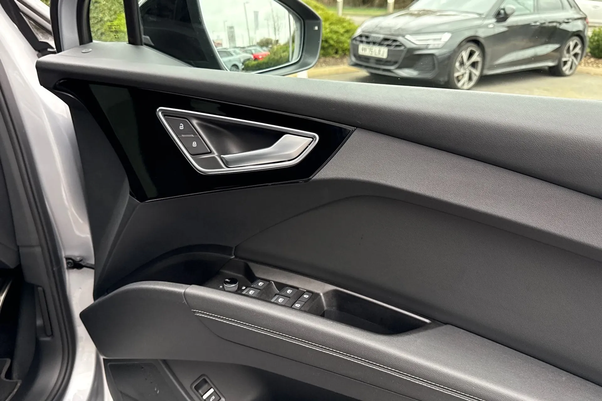 Audi Q4 thumbnail image number 48