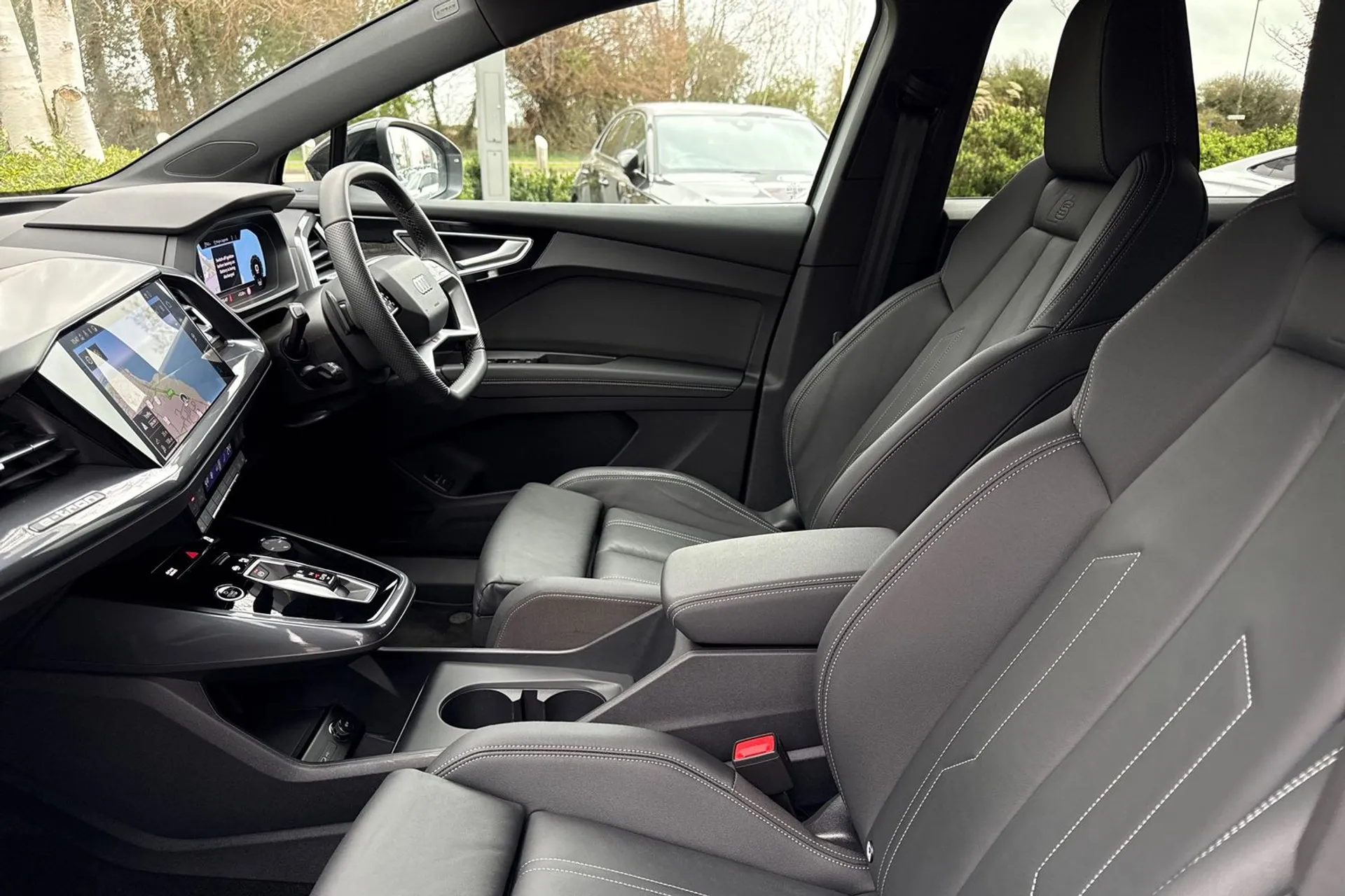 Audi Q4 thumbnail image number 42