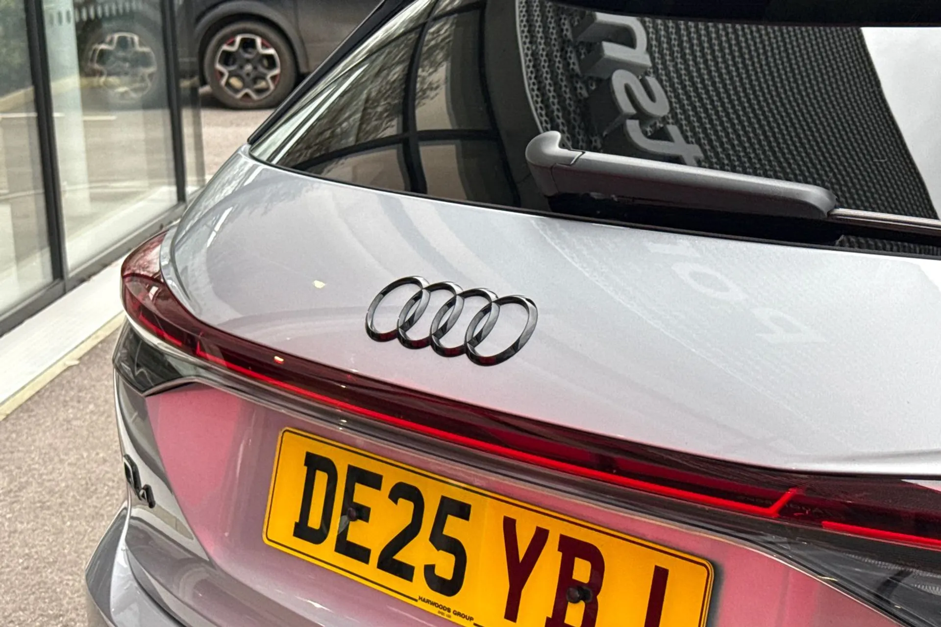 Audi Q4 thumbnail image number 25