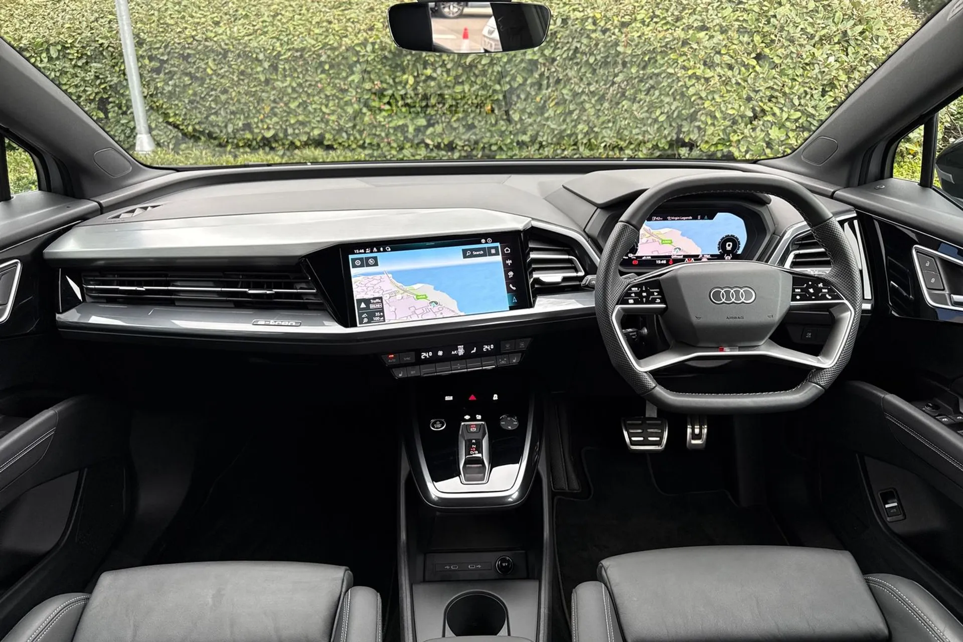 Audi Q4 thumbnail image number 3