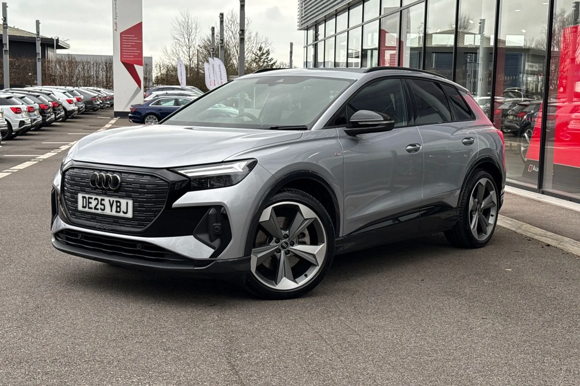 Audi Q4 thumbnail image number 18