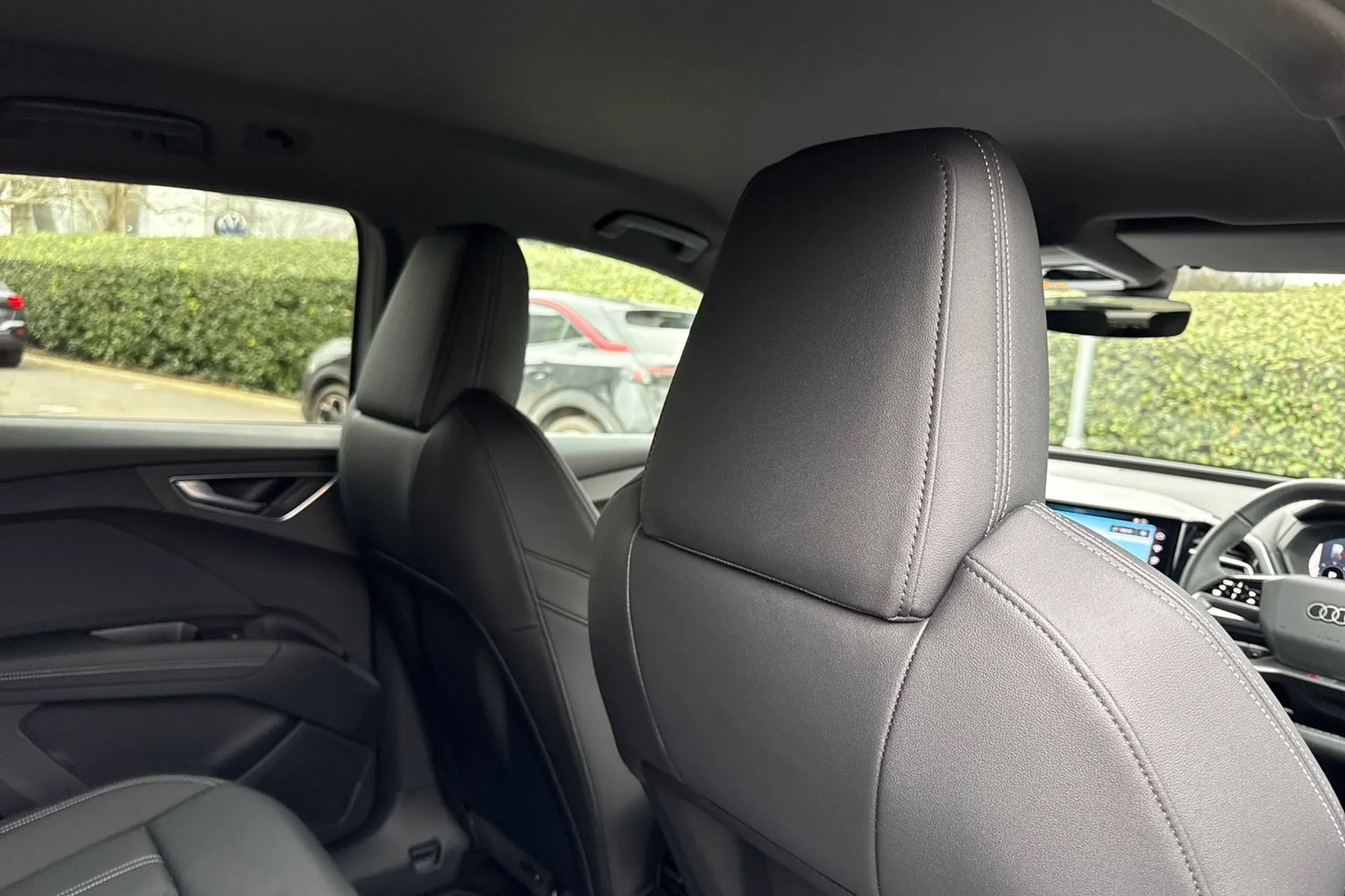 Audi Q4 thumbnail image number 38