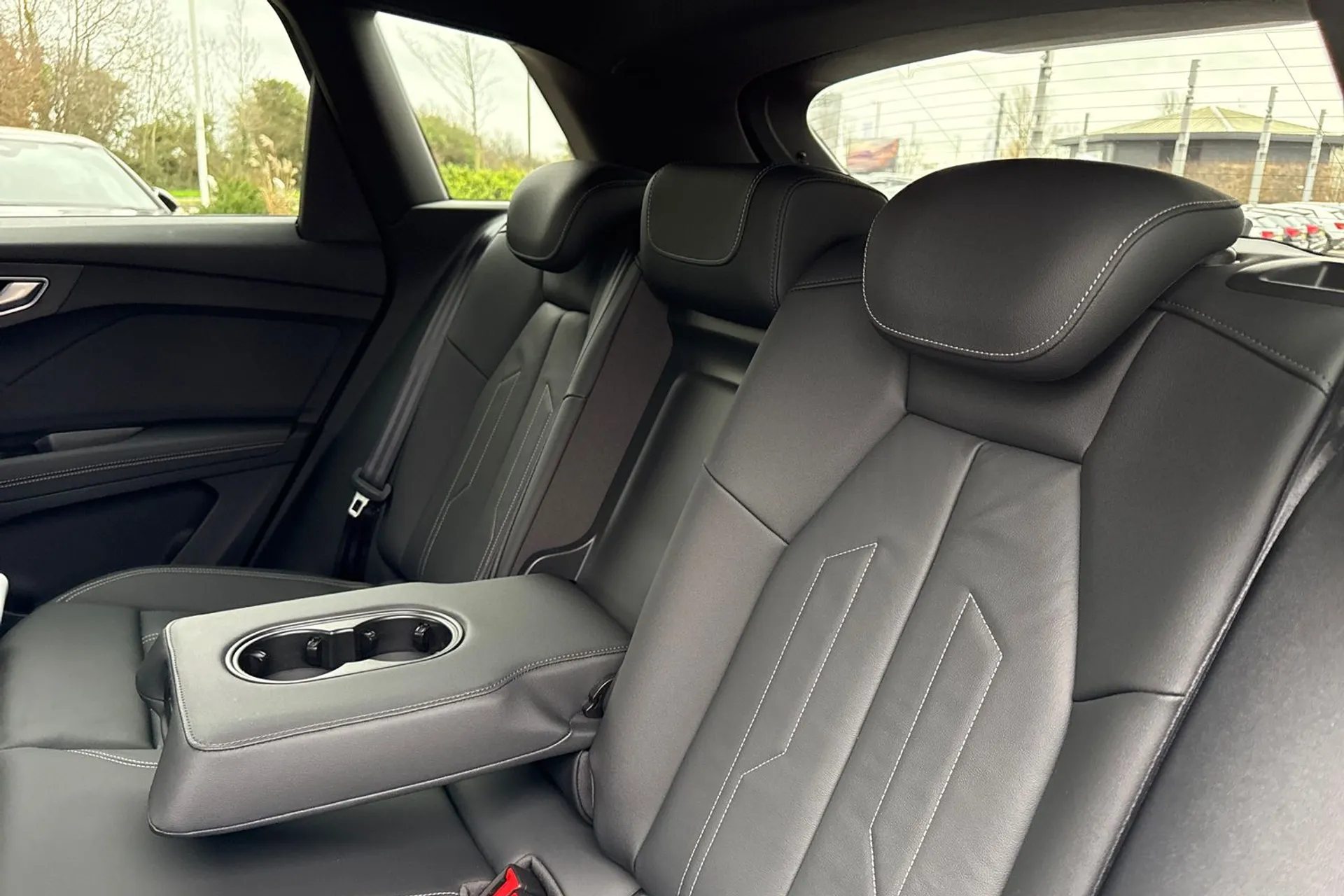 Audi Q4 thumbnail image number 43