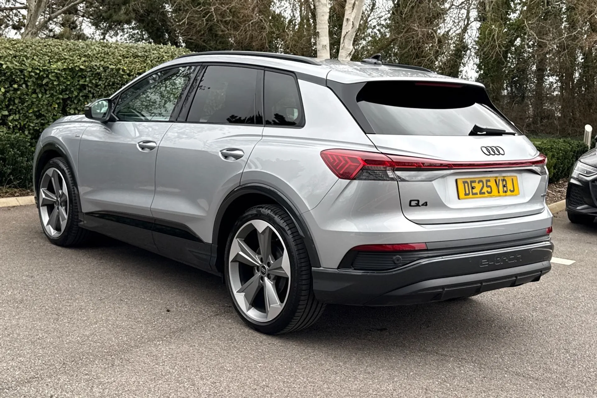 Audi Q4 thumbnail image number 14