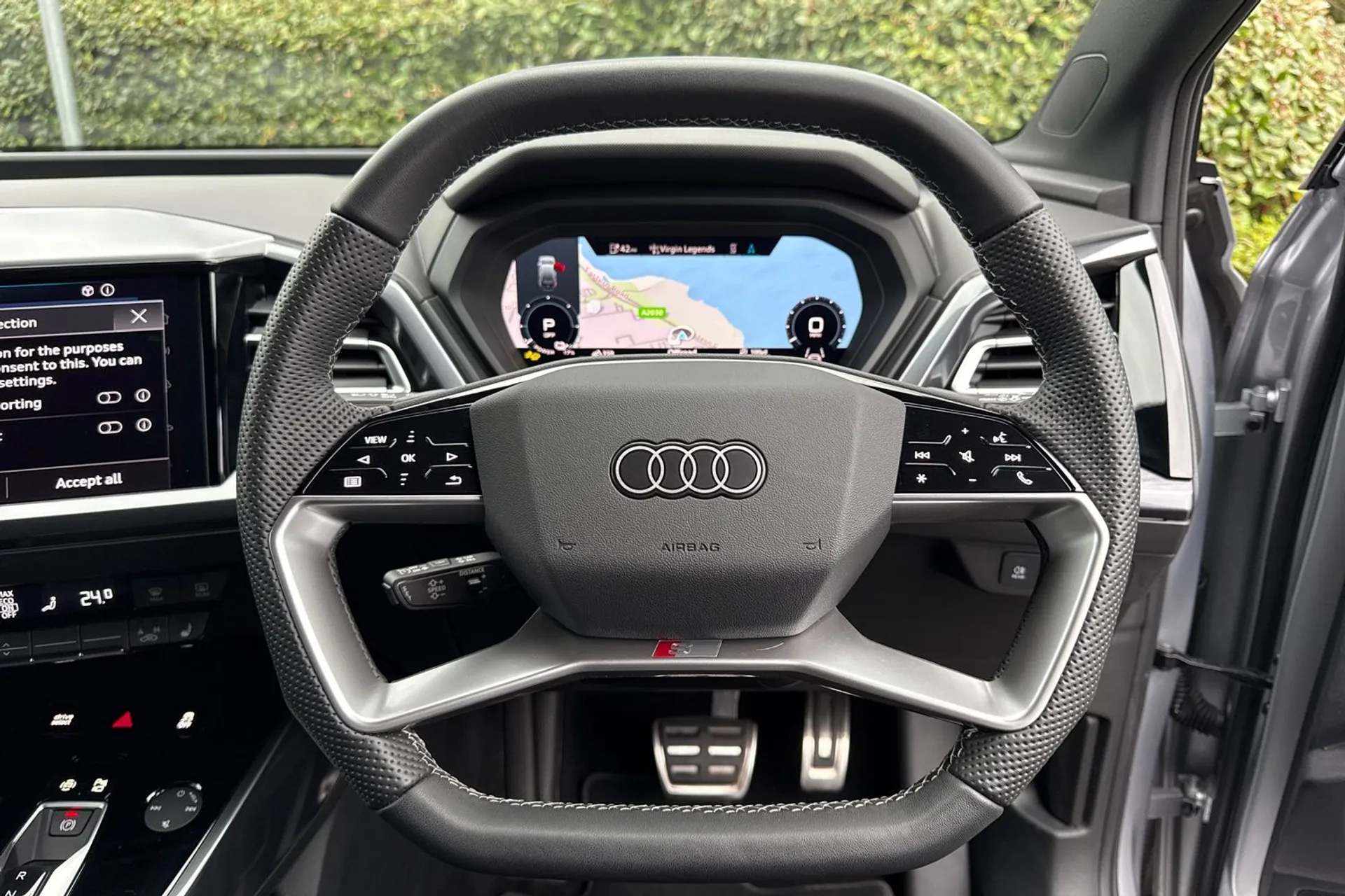 Audi Q4 thumbnail image number 10