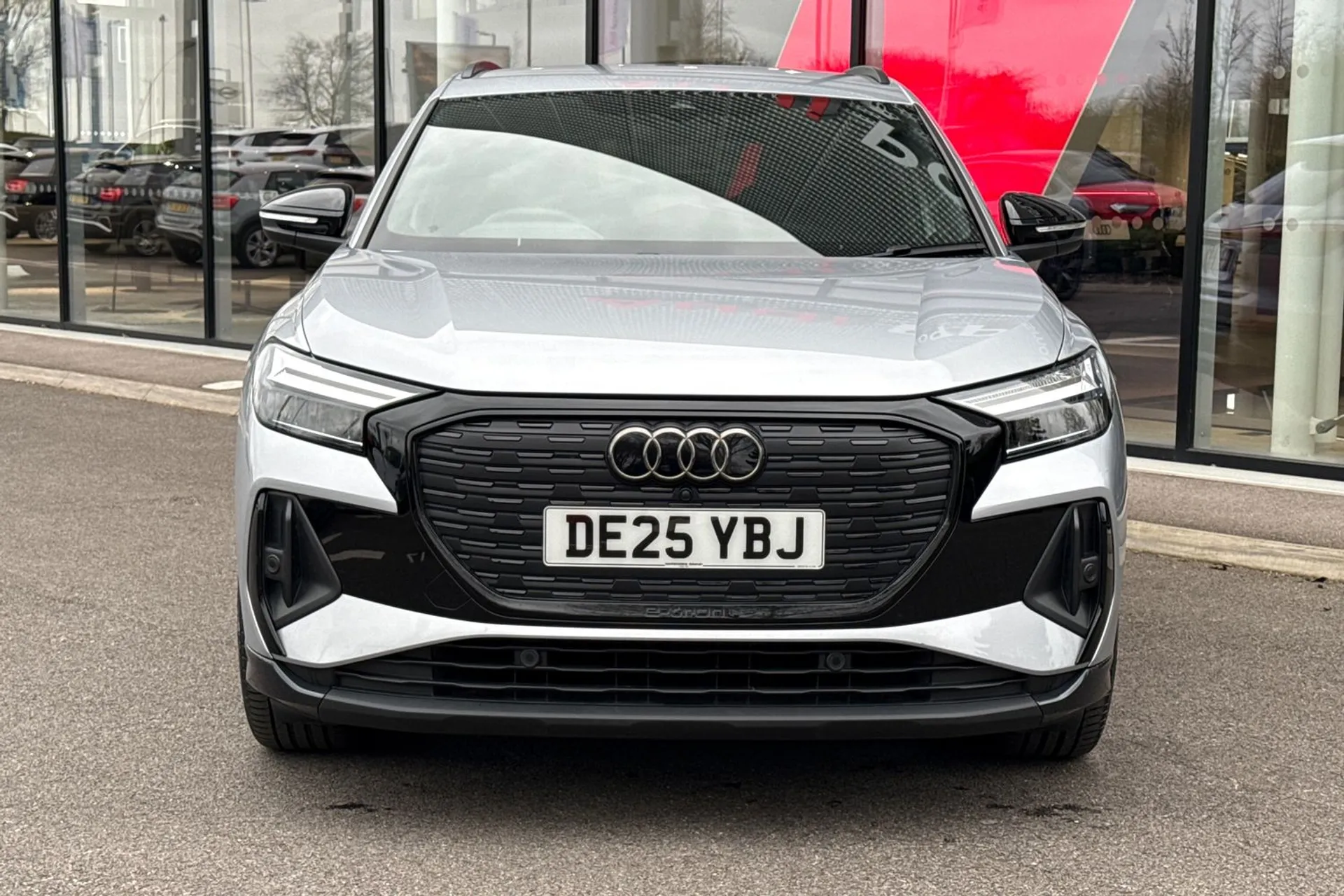 Audi Q4 thumbnail image number 5