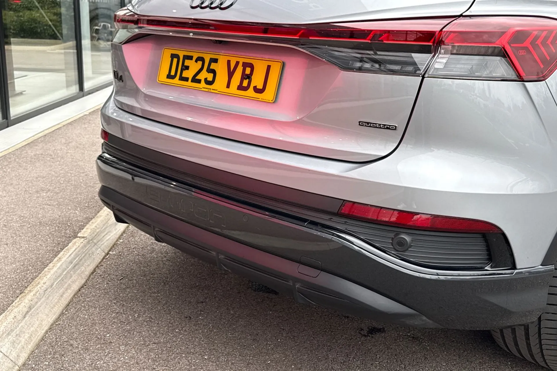 Audi Q4 thumbnail image number 26