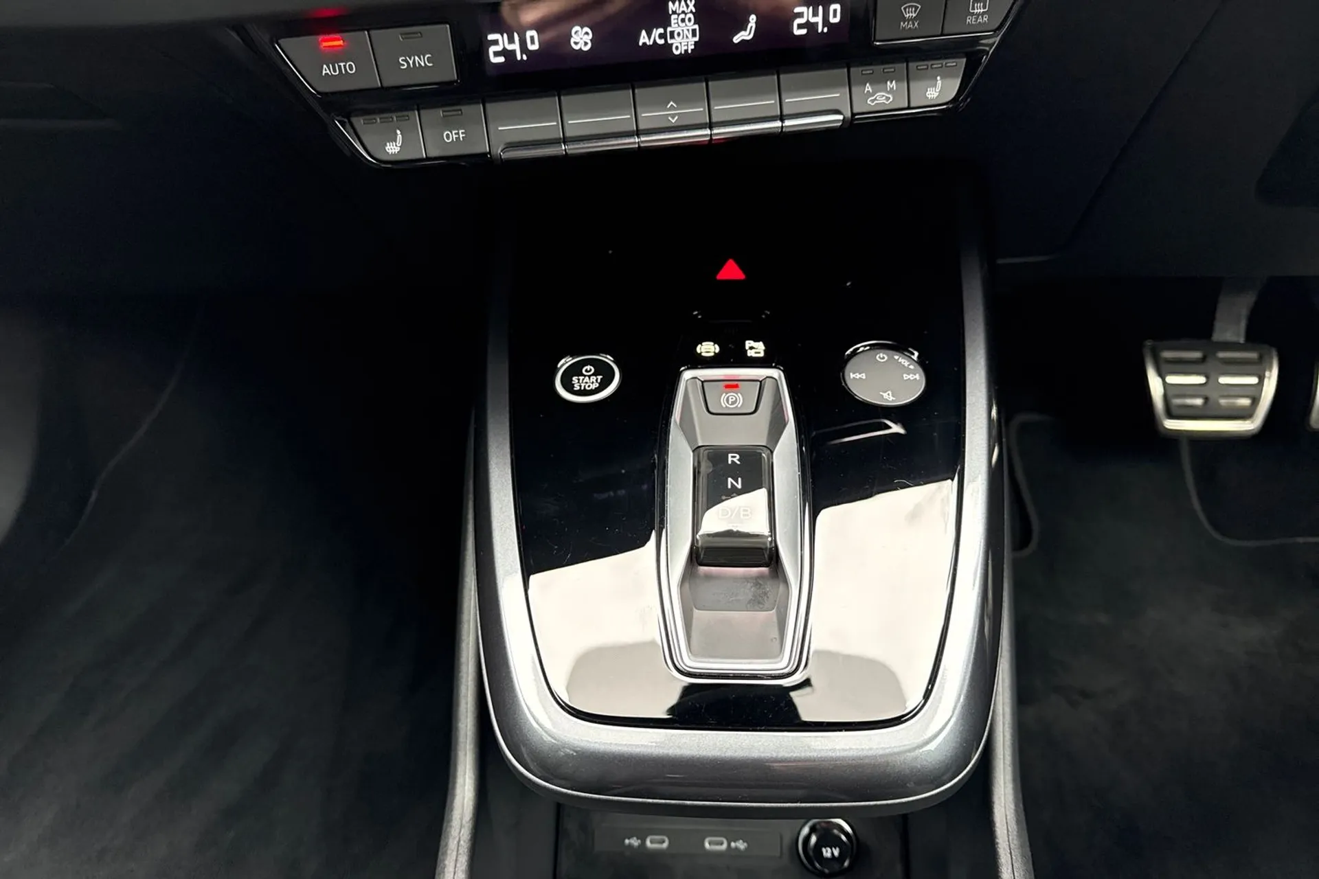 Audi Q4 thumbnail image number 47