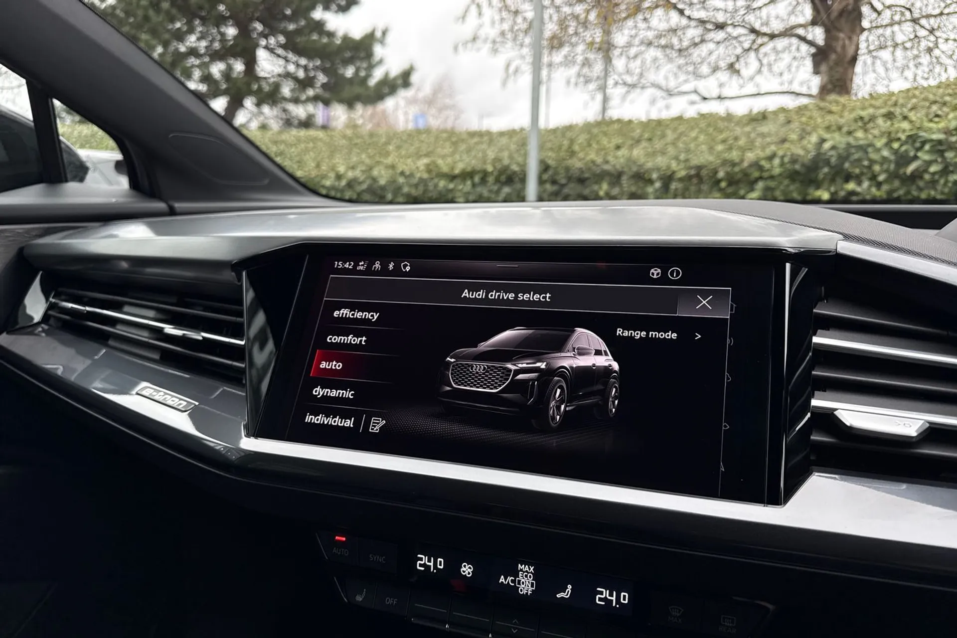 Audi Q4 thumbnail image number 23