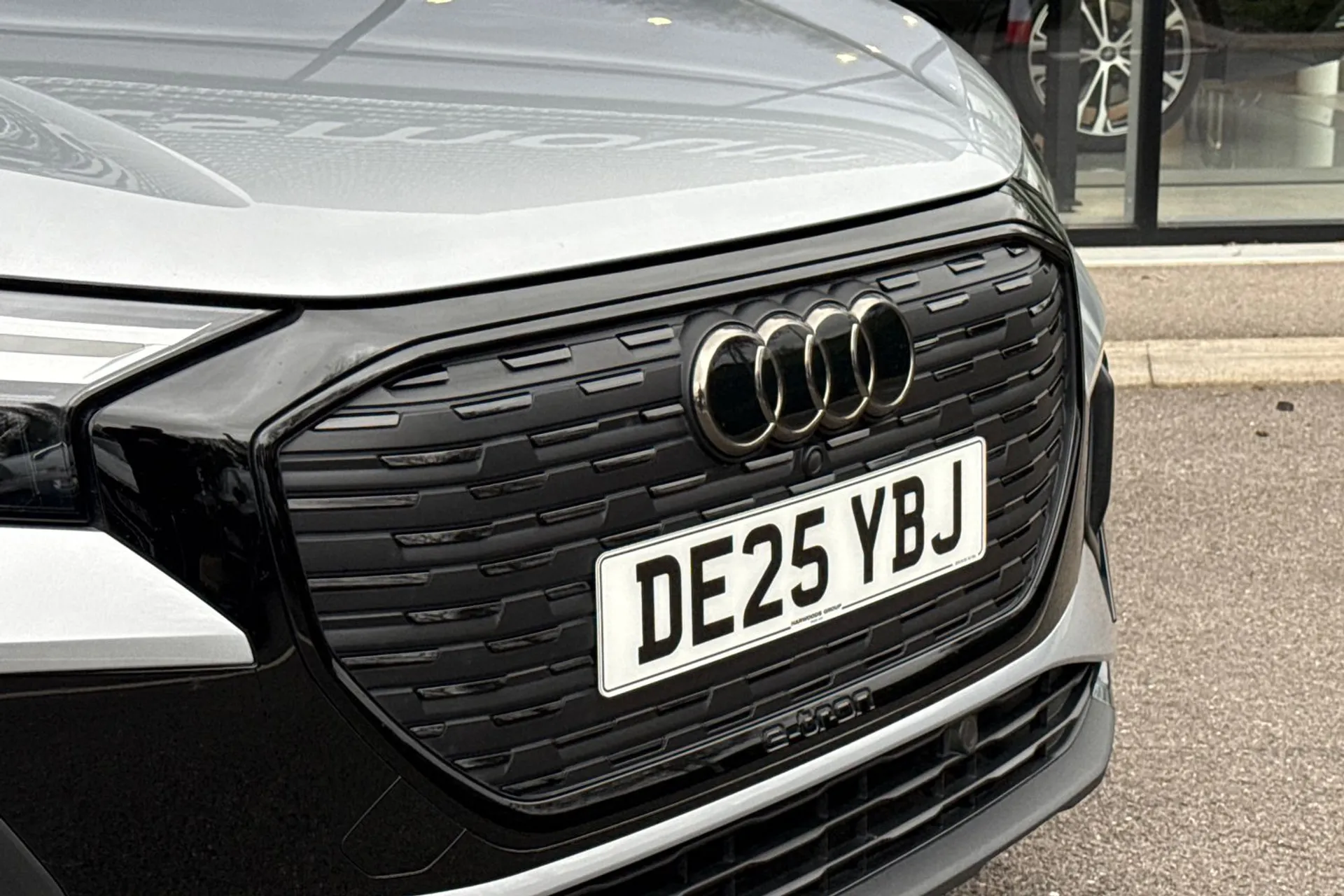 Audi Q4 thumbnail image number 7