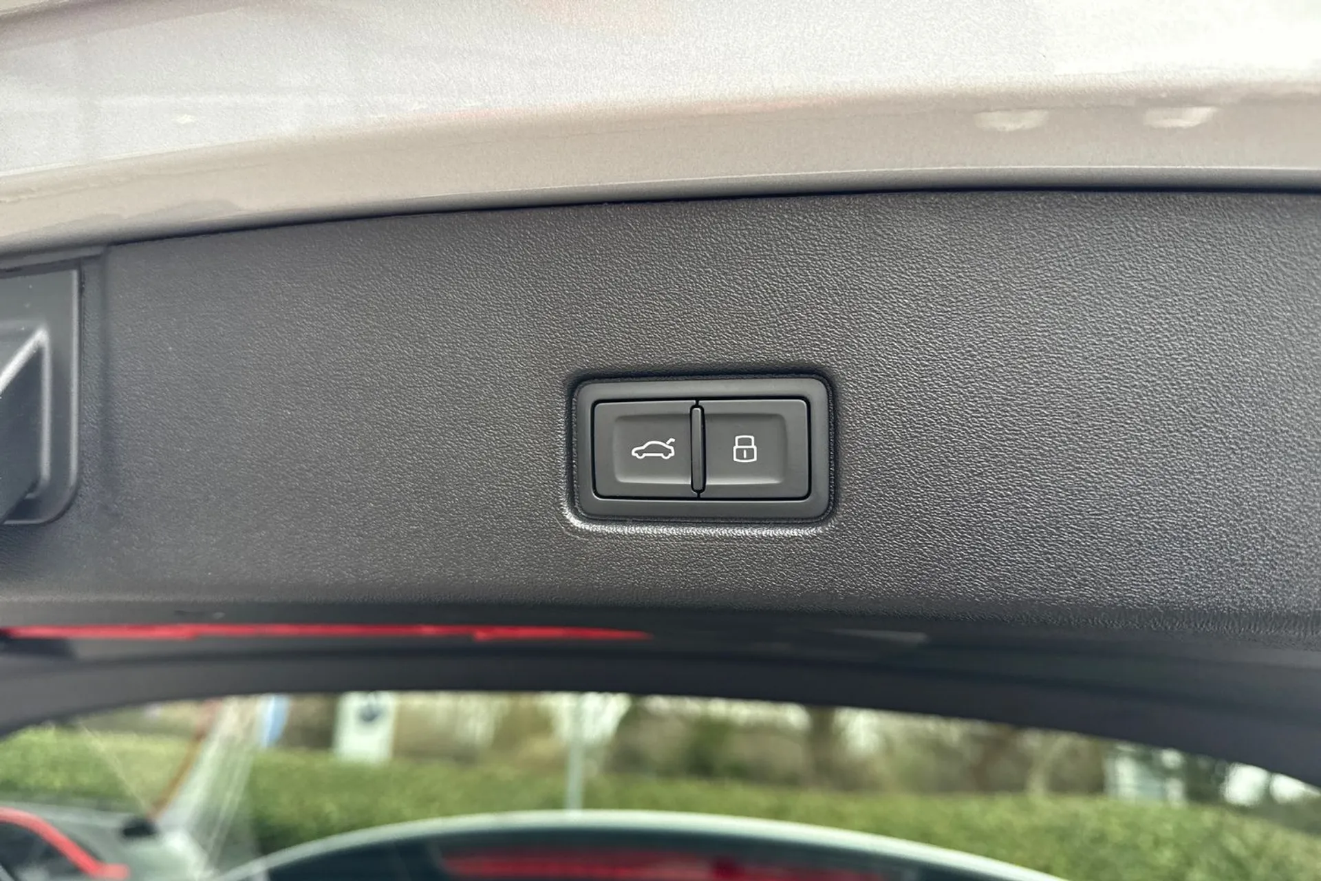 Audi Q4 thumbnail image number 34