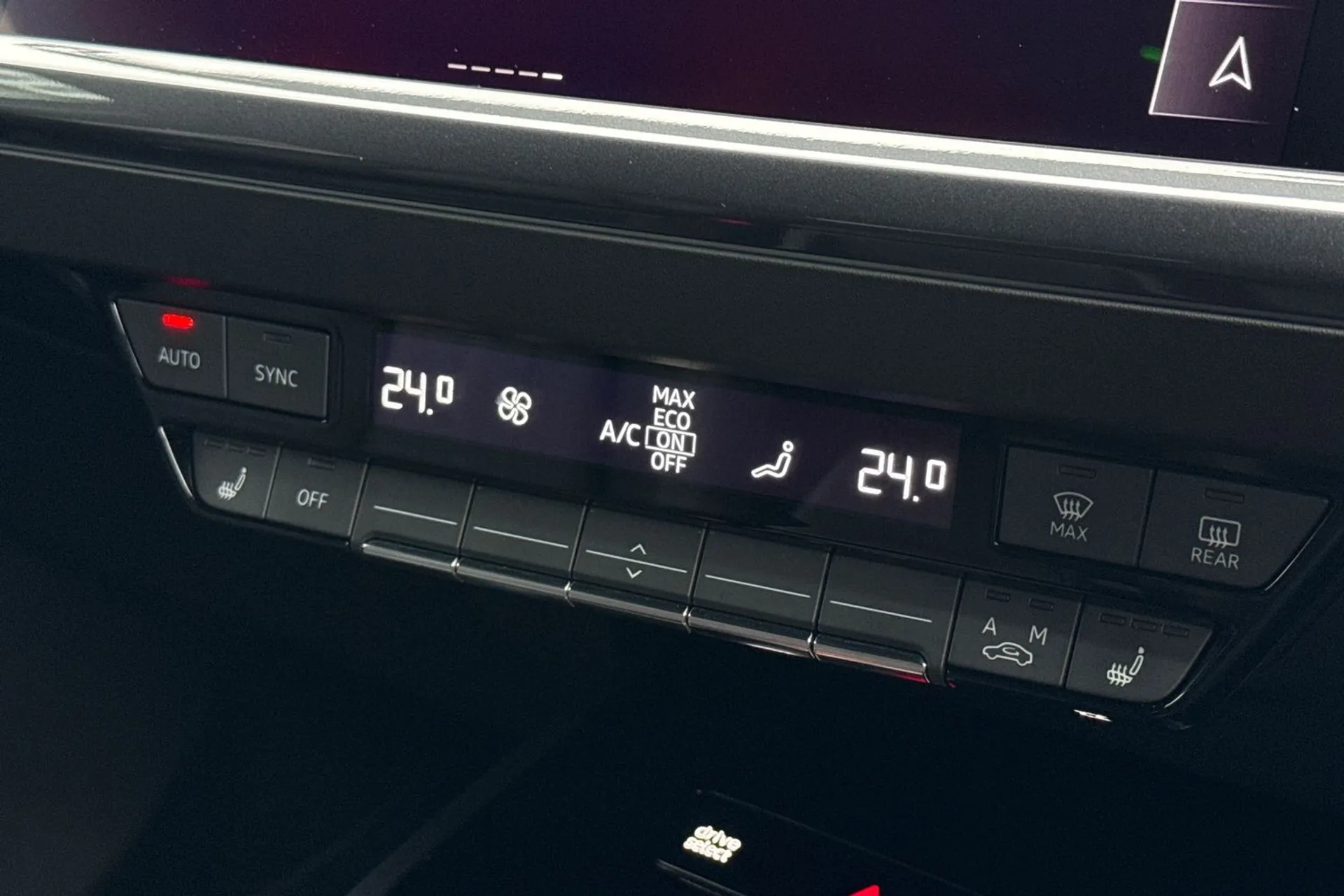 Audi Q4 thumbnail image number 21