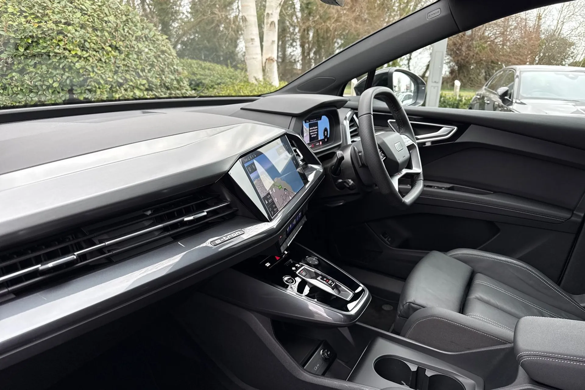 Audi Q4 thumbnail image number 32