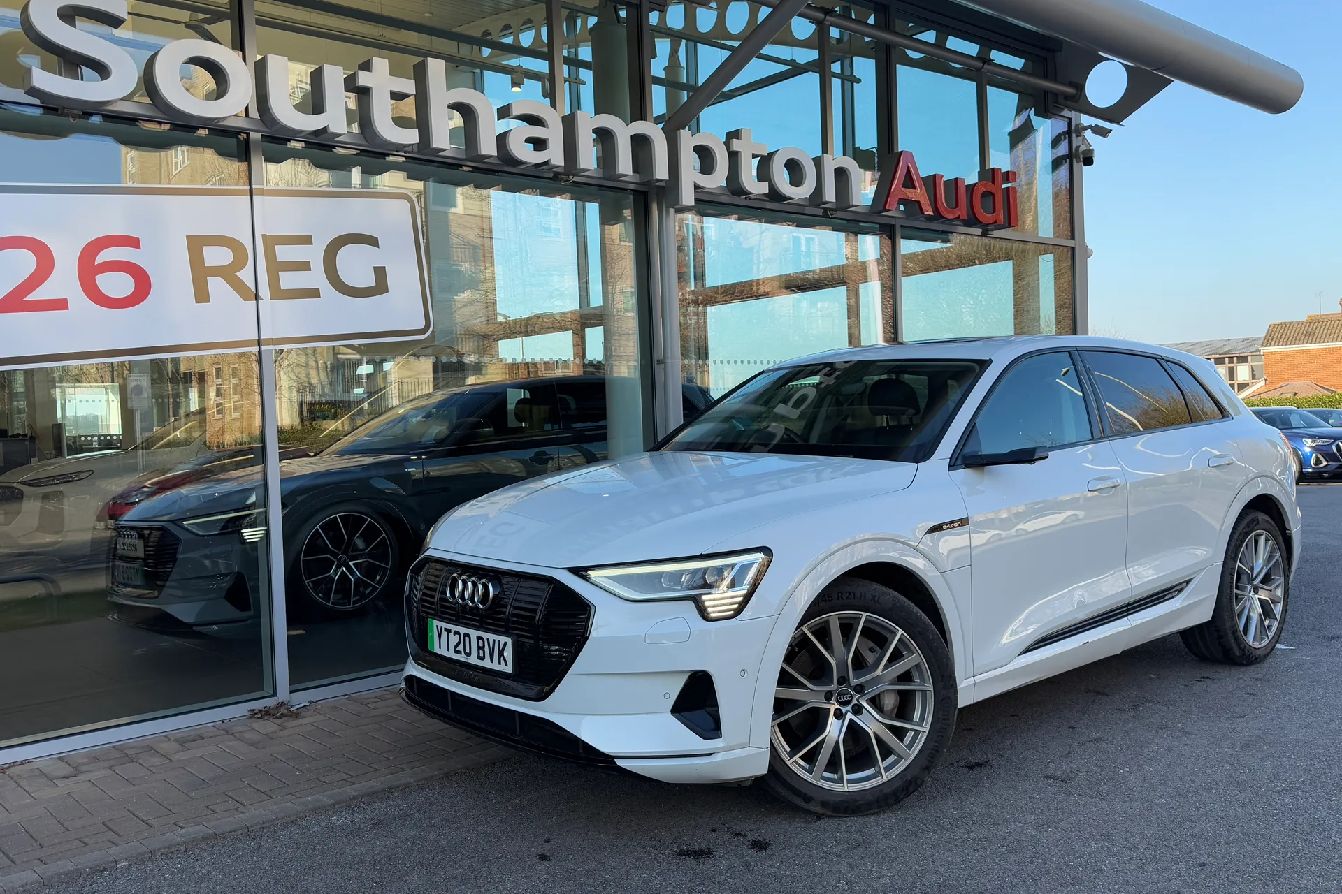 Audi e-tron thumbnail image number 61