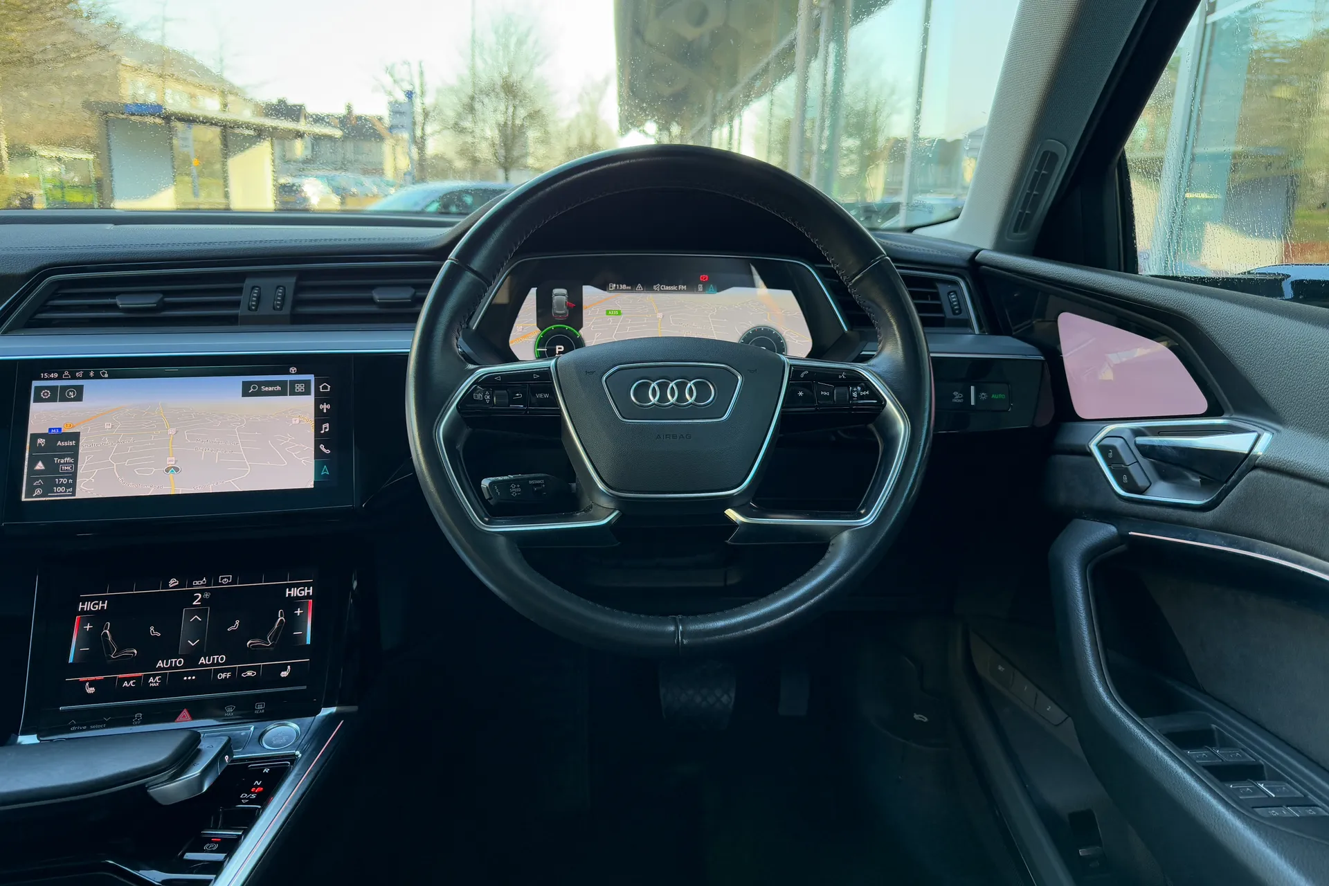 Audi e-tron thumbnail image number 46