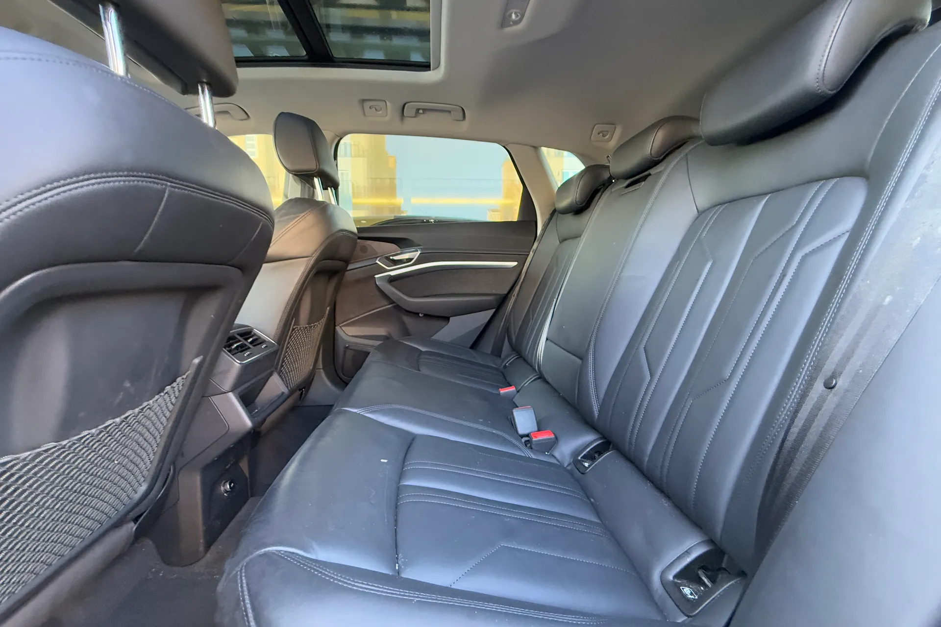 Audi e-tron thumbnail image number 54