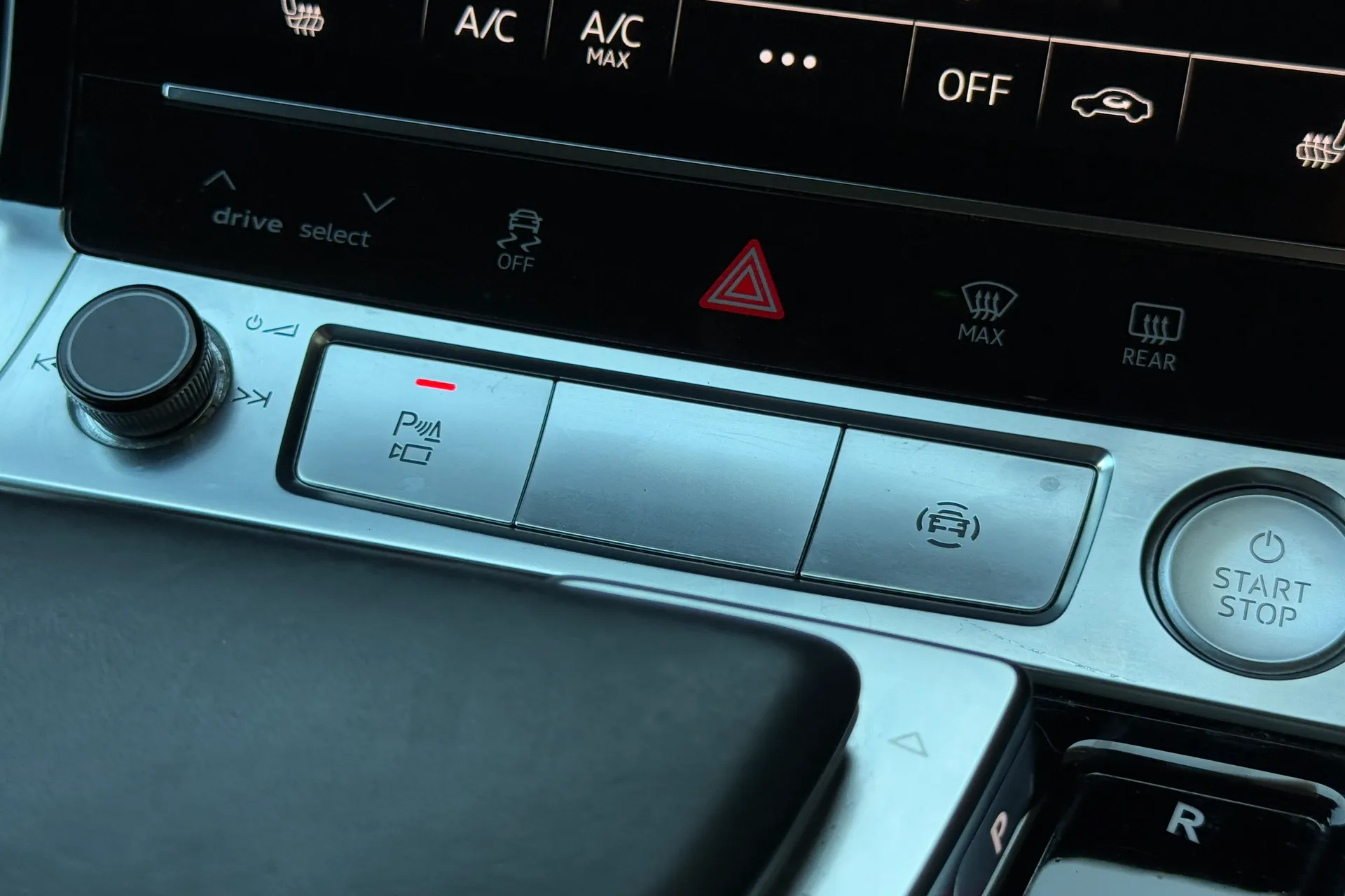 Audi e-tron thumbnail image number 28