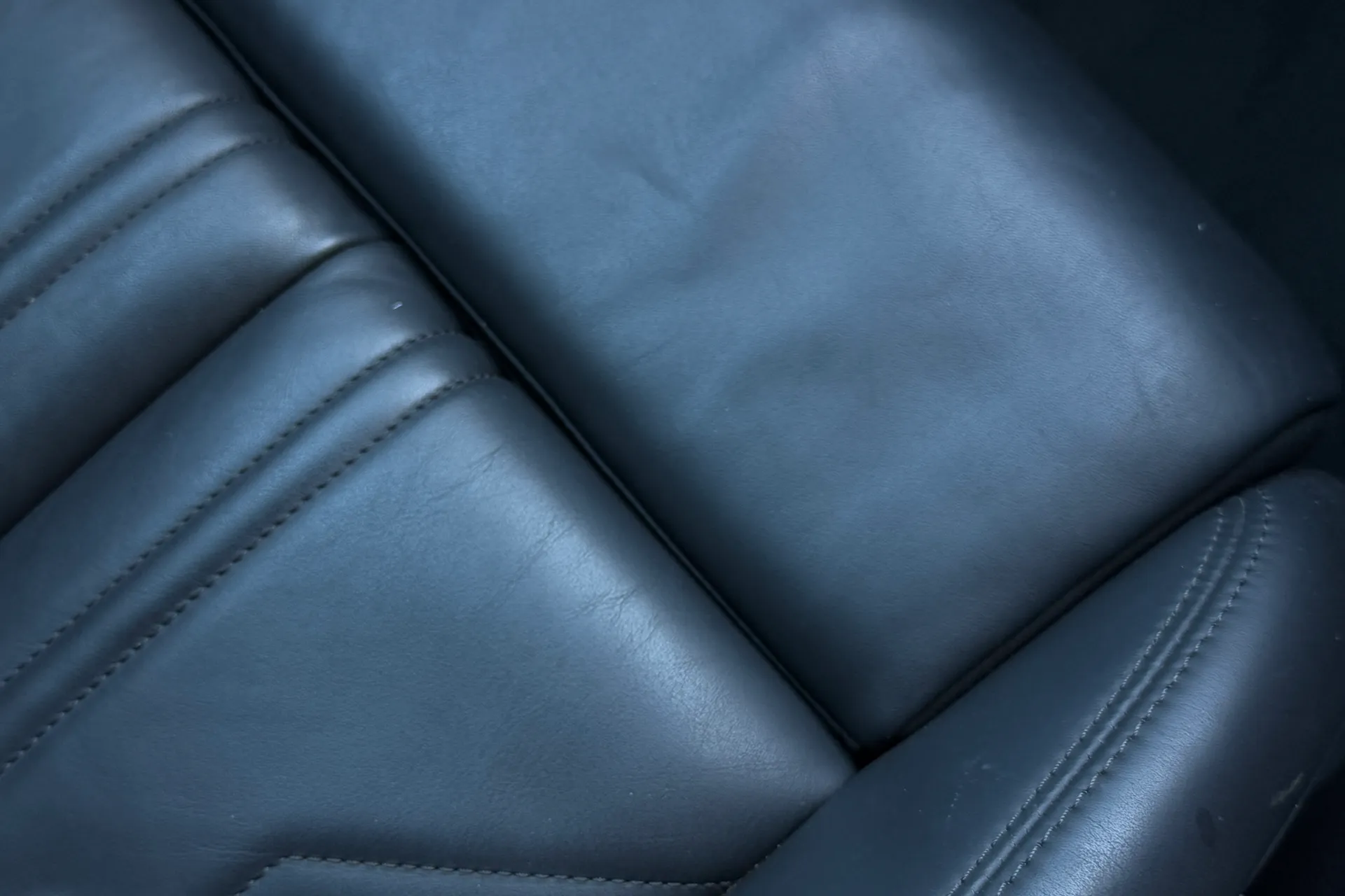 Audi e-tron thumbnail image number 32