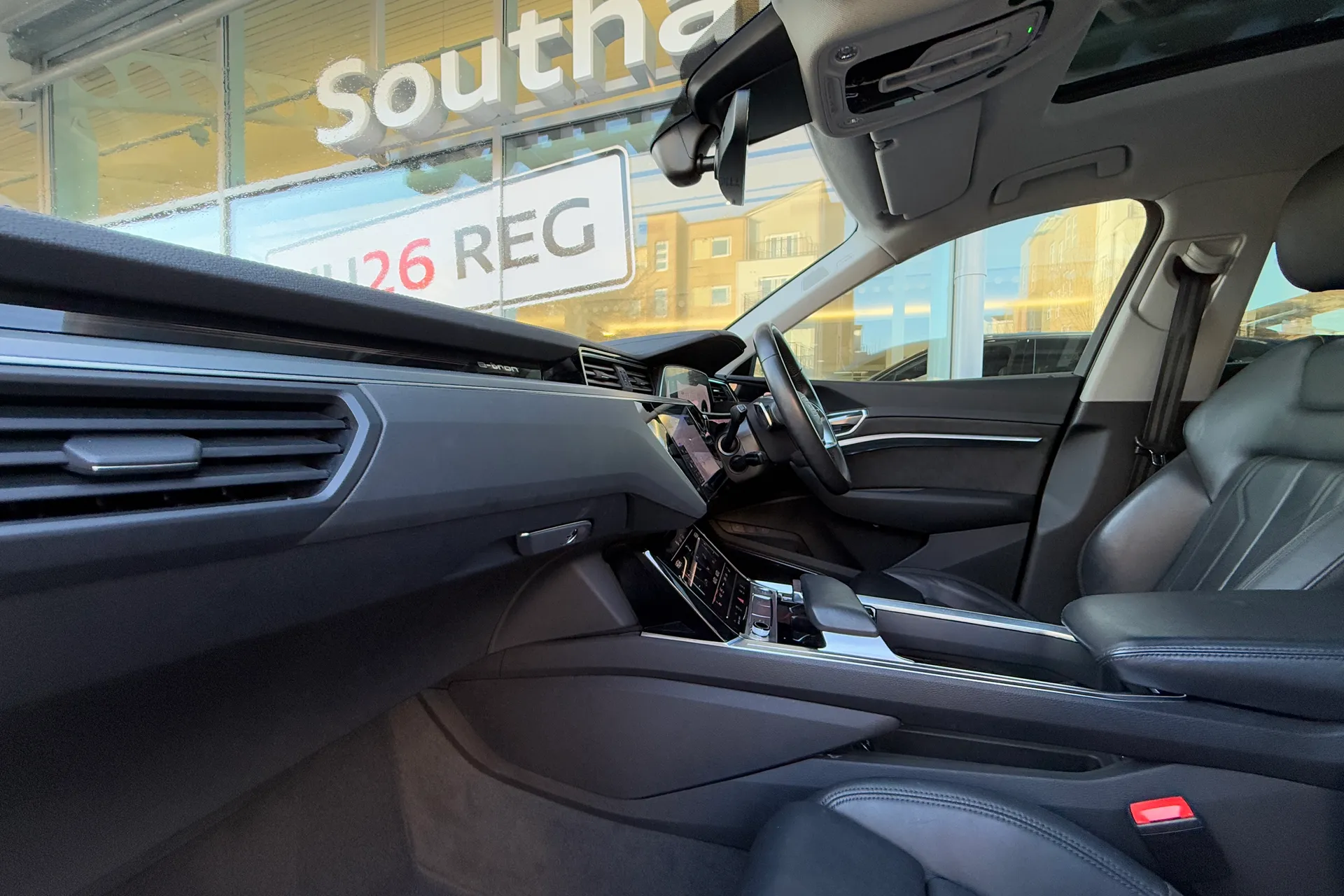 Audi e-tron thumbnail image number 13