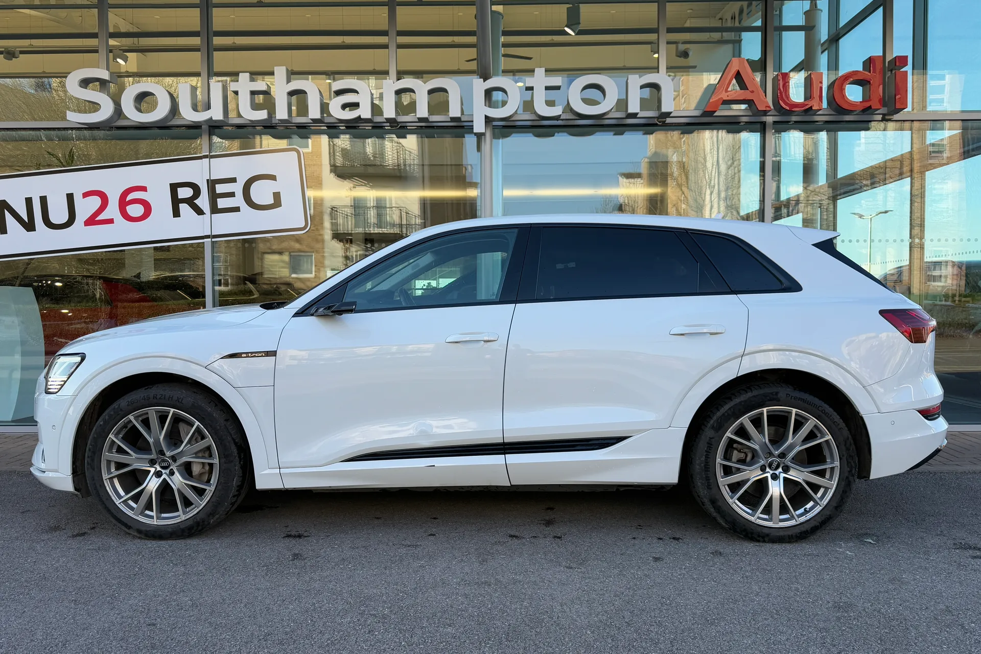 Audi e-tron thumbnail image number 57