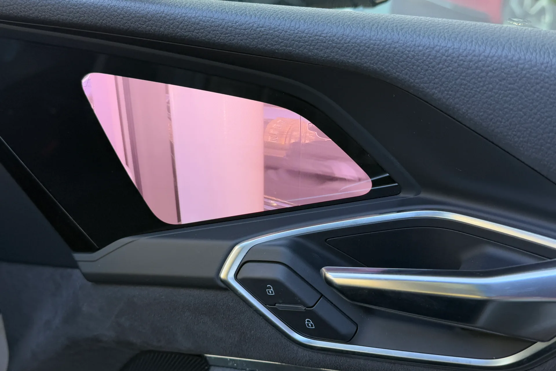 Audi e-tron thumbnail image number 9