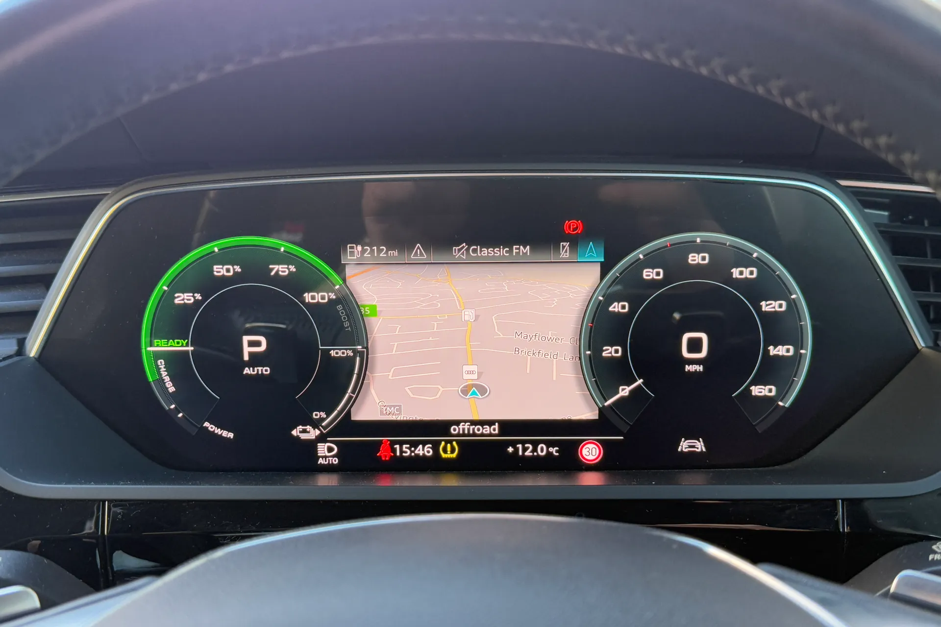 Audi e-tron thumbnail image number 12