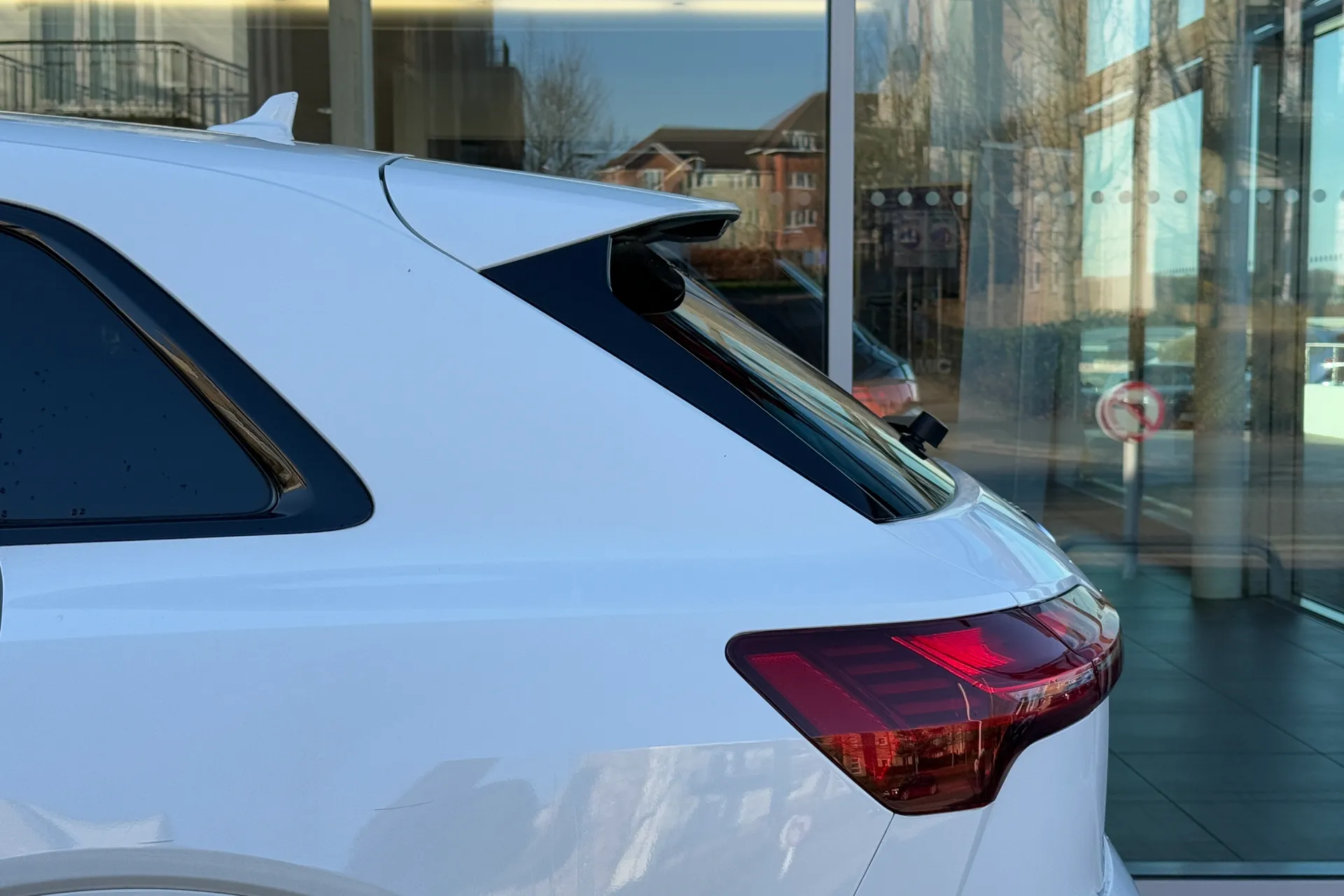 Audi e-tron thumbnail image number 52