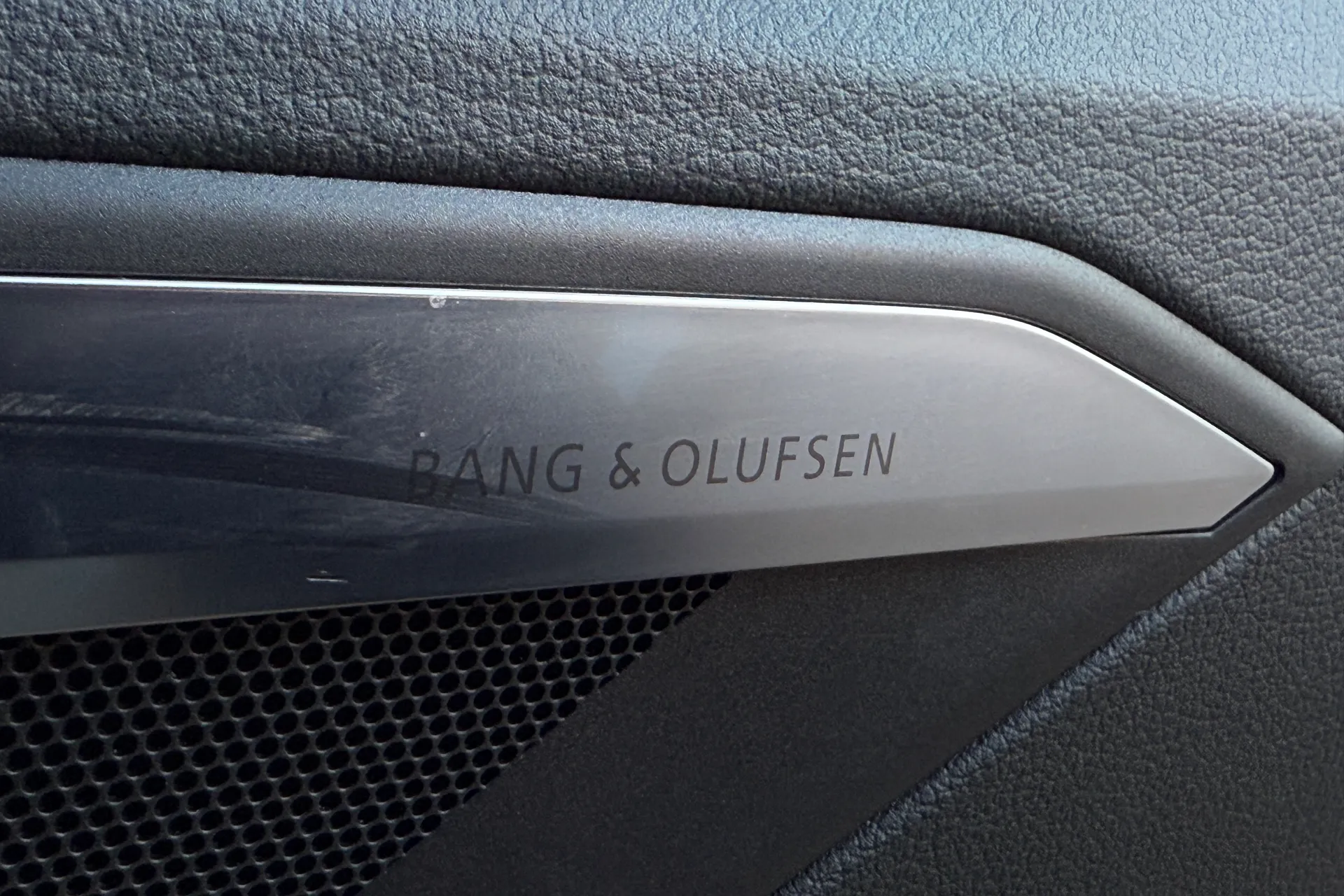 Audi e-tron thumbnail image number 7