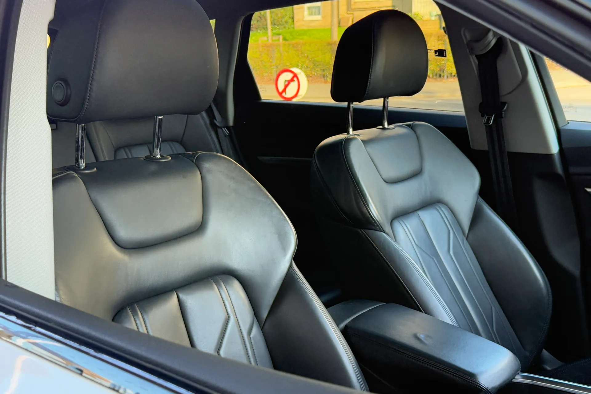 Audi e-tron thumbnail image number 39