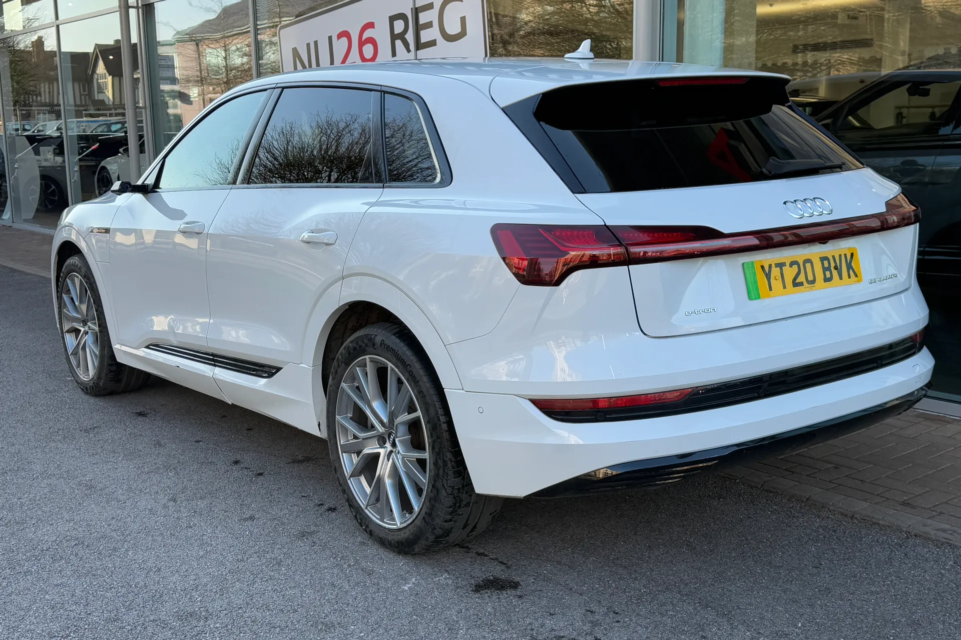 Audi e-tron thumbnail image number 14